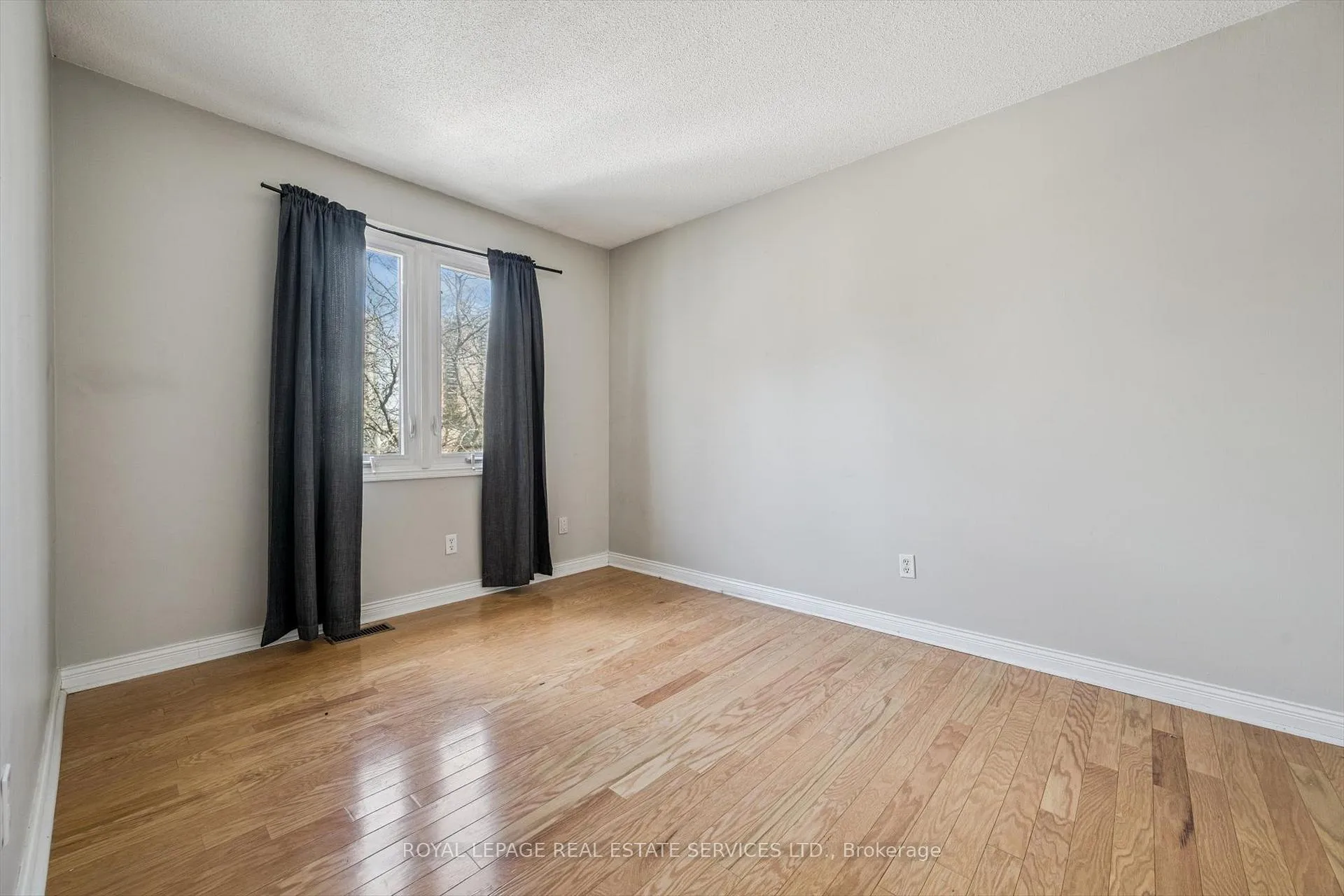 Photo 29 of Unit 22, 2299 Marine Drive, Oakville, Bronte — HOMEH