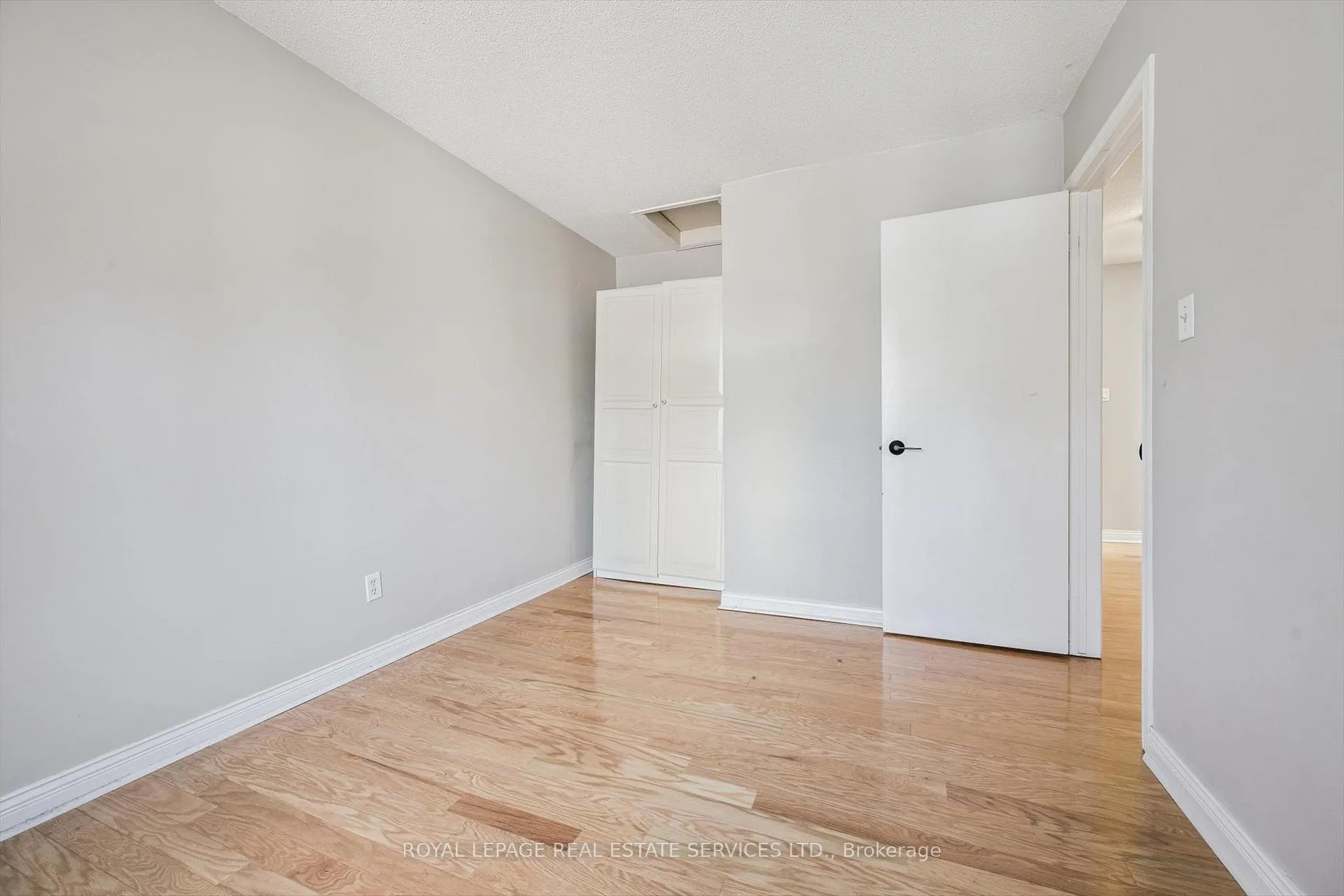 Photo 30 of Unit 22, 2299 Marine Drive, Oakville, Bronte — HOMEH