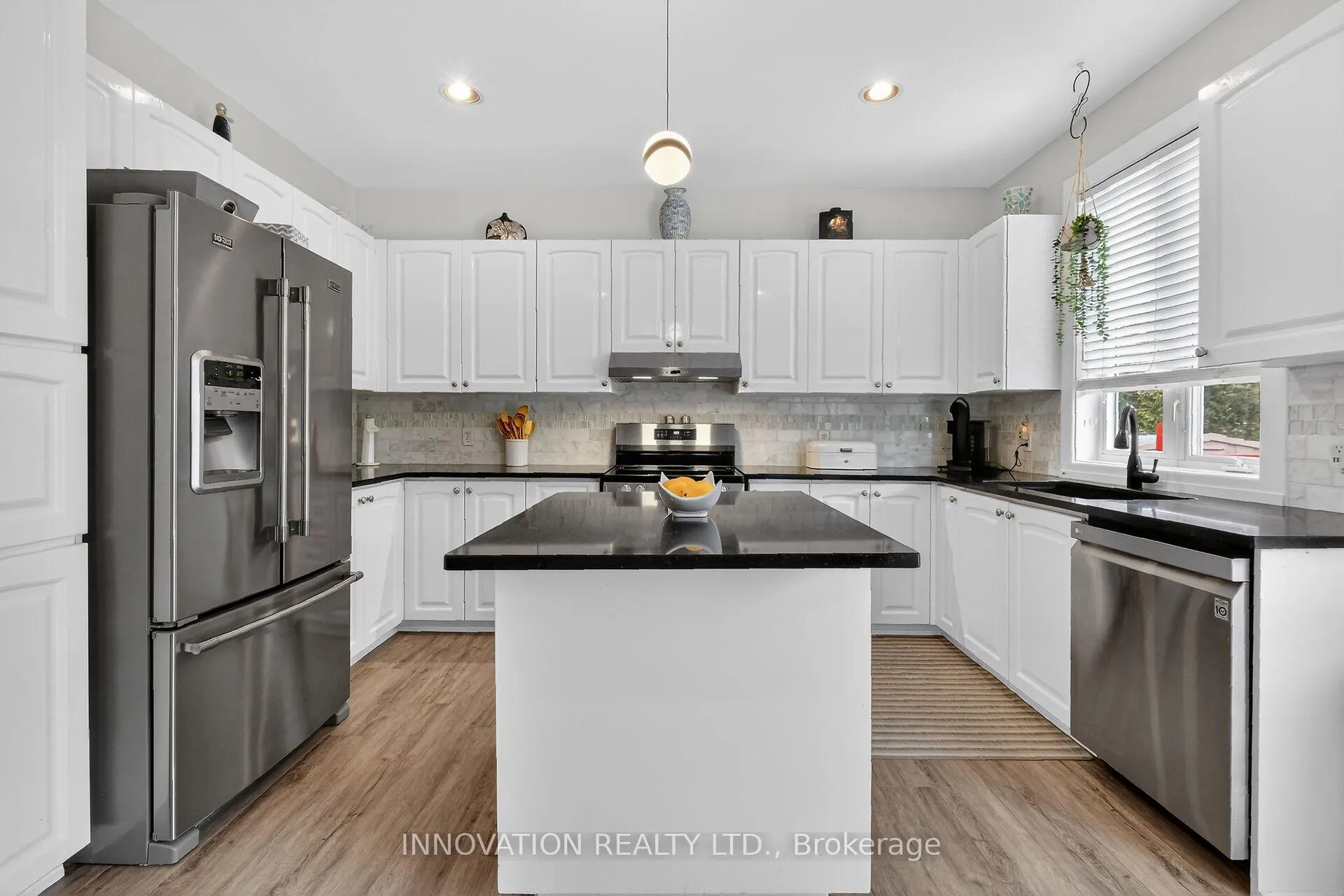Photo 5 of 59 Farmfield Crescent, Ottawa, Kanata - Emerald Meadows/Trailwest — HOMEH