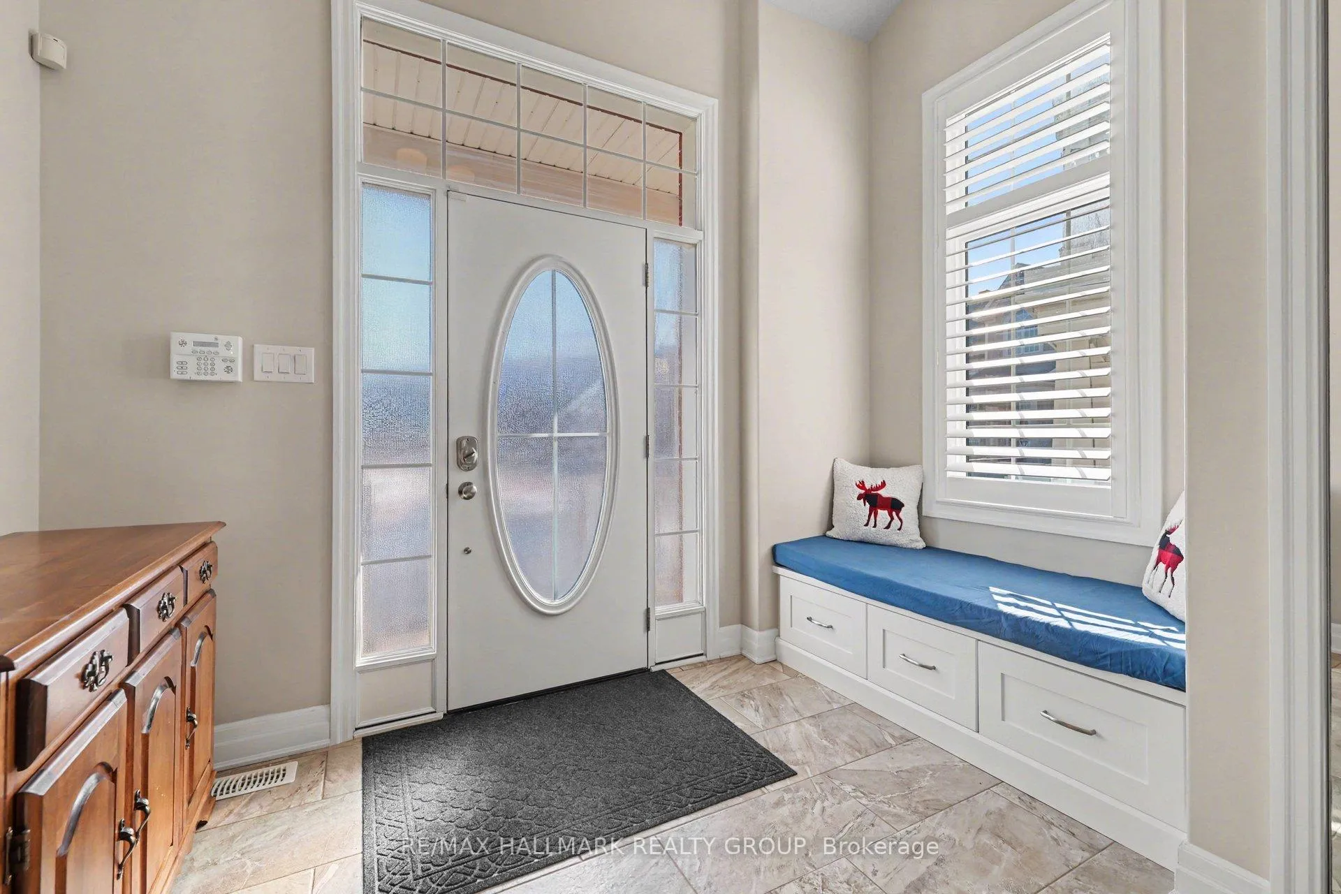 Photo 4 of 125 Solaris Drive E, Ottawa, Kanata - Emerald Meadows/Trailwest — HOMEH