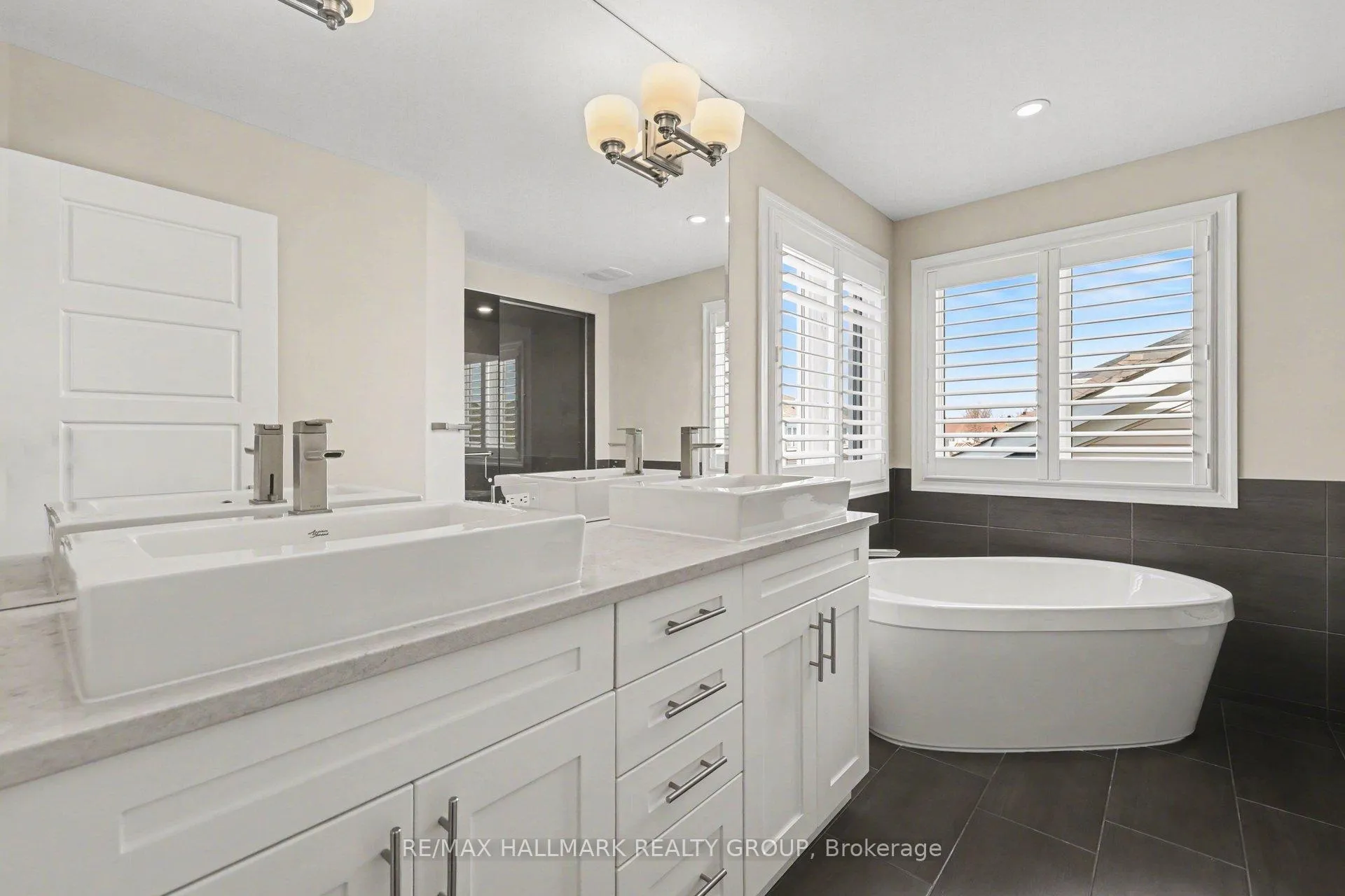 Photo 26 of 125 Solaris Drive E, Ottawa, Kanata - Emerald Meadows/Trailwest — HOMEH
