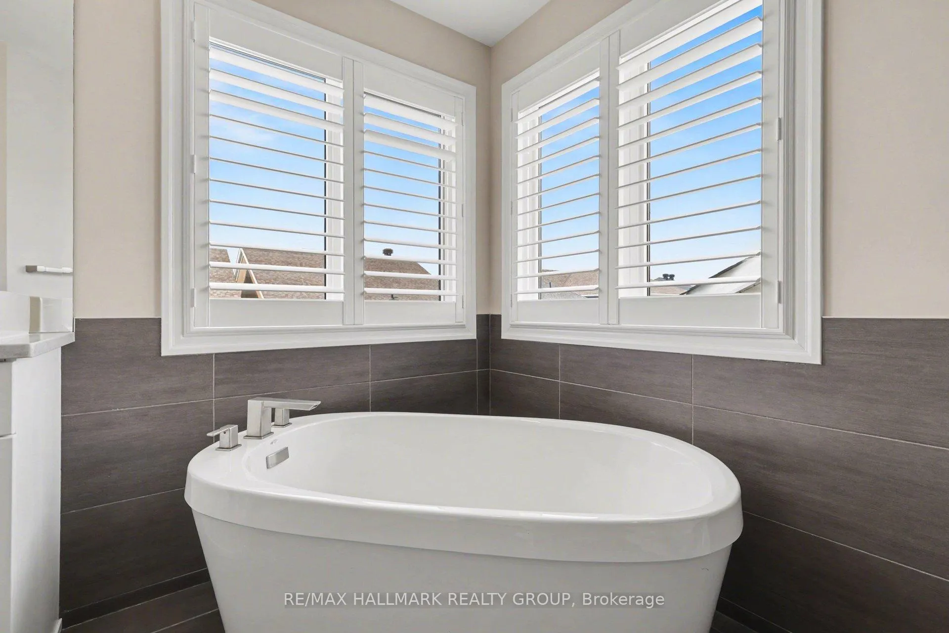 Photo 27 of 125 Solaris Drive E, Ottawa, Kanata - Emerald Meadows/Trailwest — HOMEH