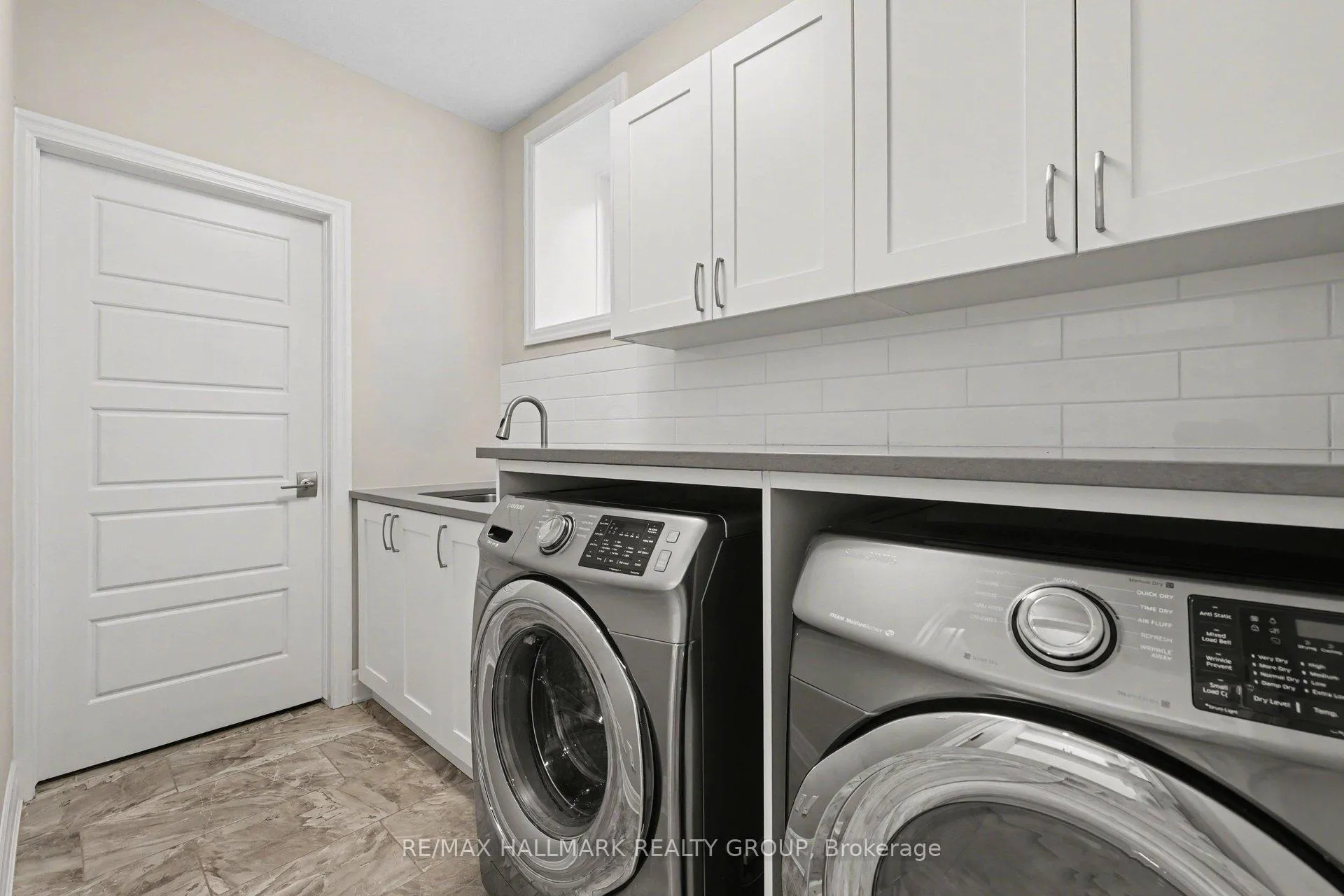 Photo 32 of 125 Solaris Drive E, Ottawa, Kanata - Emerald Meadows/Trailwest — HOMEH