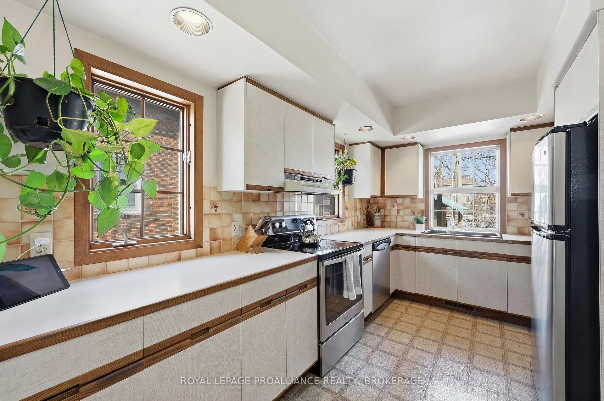 Photo 11 of 99 Hill Street, Kingston, Central City East — HOMEH
