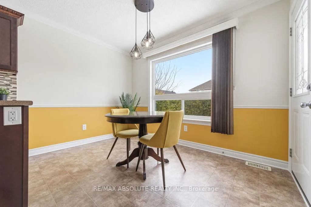 Photo 7 of 39 Bellwood Drive, Arnprior — HOMEH