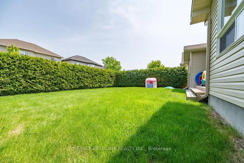 Photo 18 of 39 Bellwood Drive, Arnprior — HOMEH