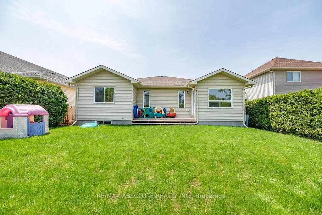 Photo 19 of 39 Bellwood Drive, Arnprior — HOMEH