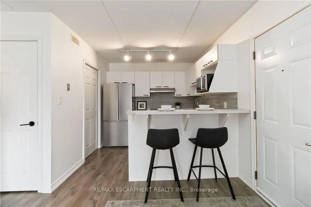 Photo 3 of Unit 222, 2030 Cleaver Avenue, Burlington, Headon — HOMEH