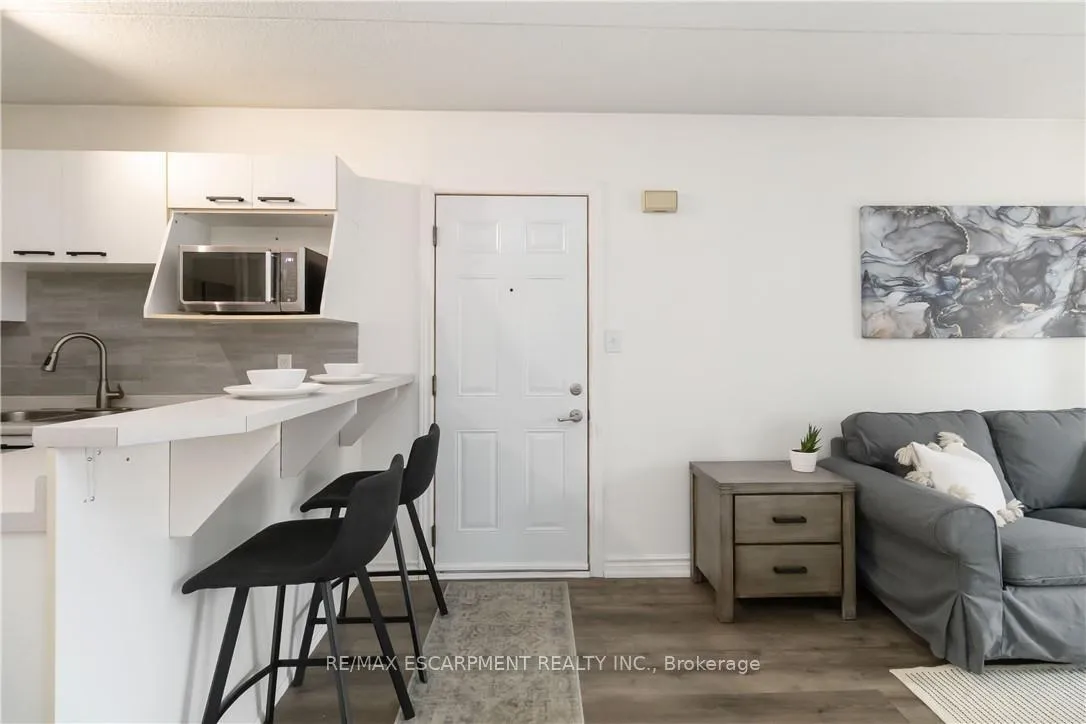Photo 6 of Unit 222, 2030 Cleaver Avenue, Burlington, Headon — HOMEH