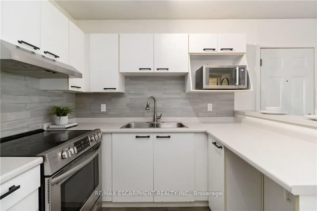 Photo 9 of Unit 222, 2030 Cleaver Avenue, Burlington, Headon — HOMEH