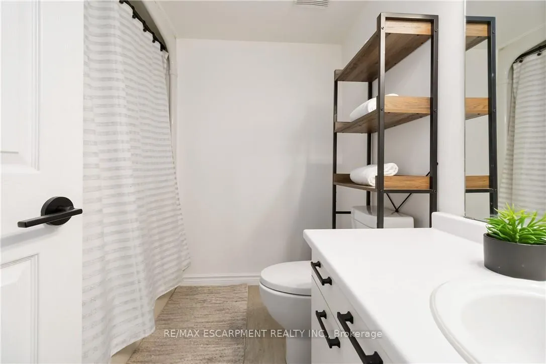 Photo 18 of Unit 222, 2030 Cleaver Avenue, Burlington, Headon — HOMEH