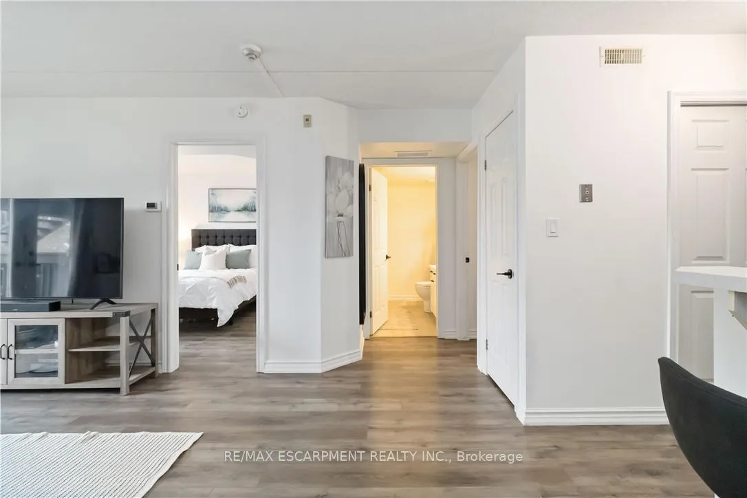 Photo 20 of Unit 222, 2030 Cleaver Avenue, Burlington, Headon — HOMEH