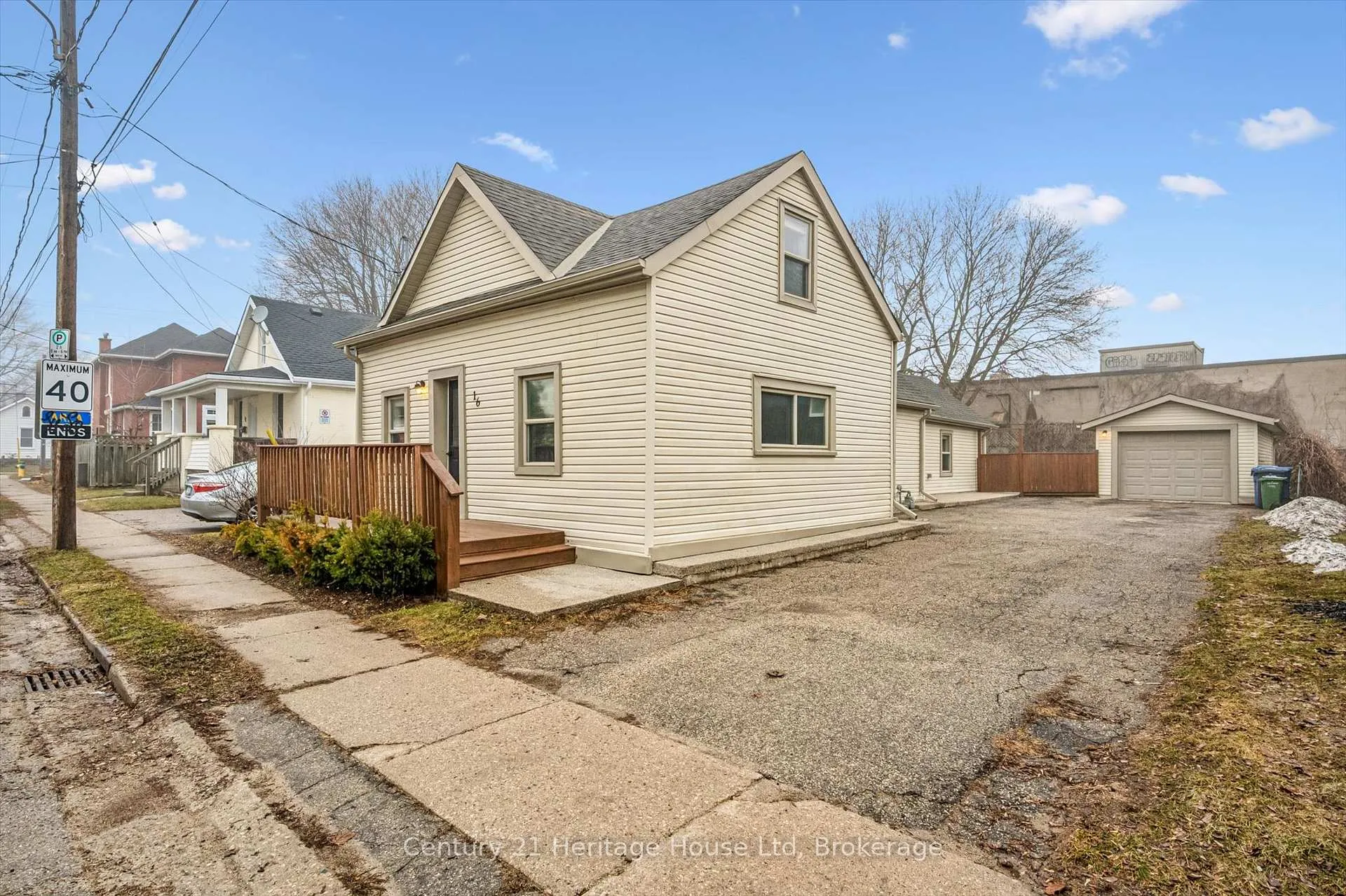 Photo 2 of 16 Hooper Street, Guelph, St. Patrick's Ward — HOMEH