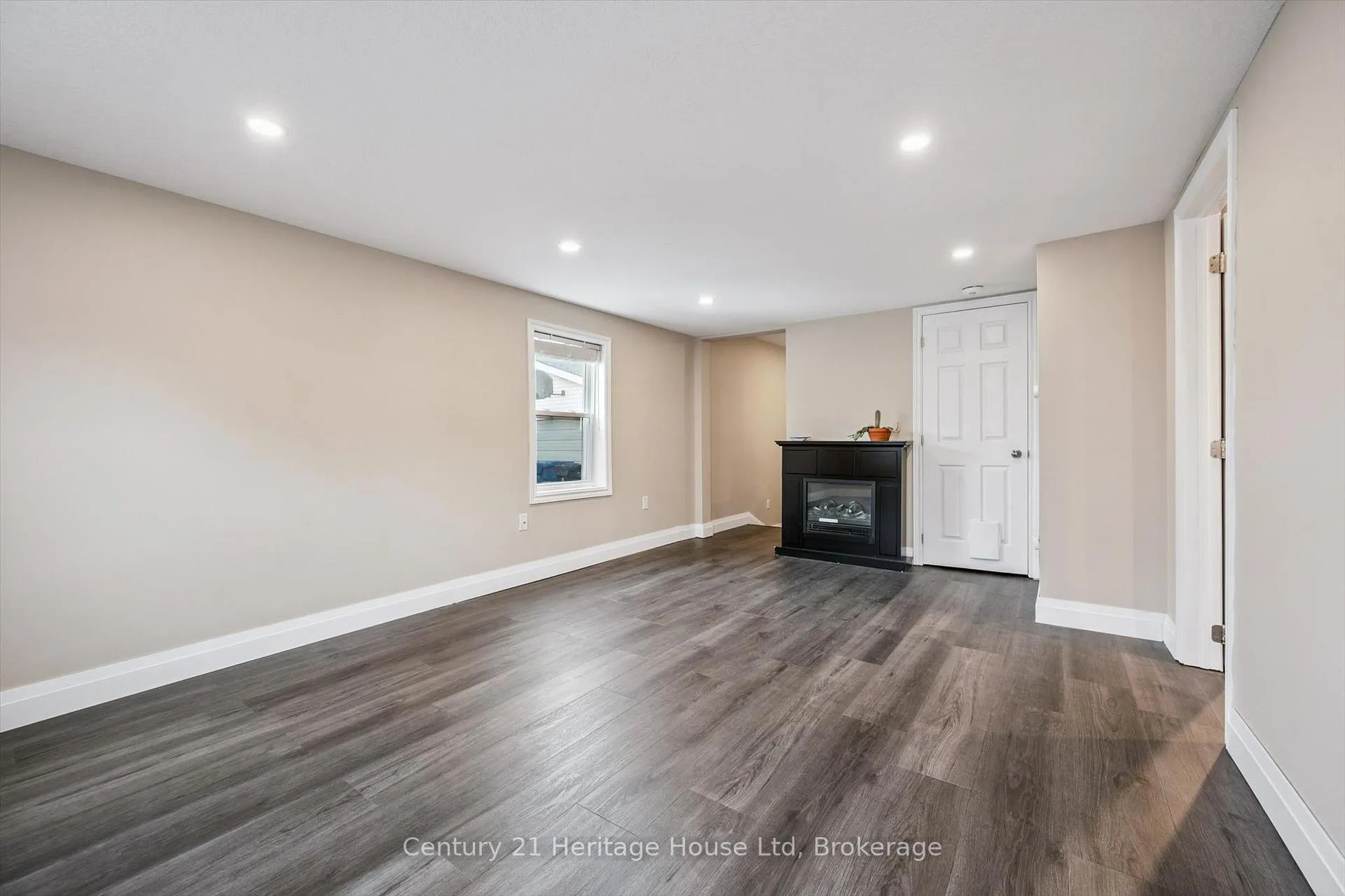 Photo 10 of 16 Hooper Street, Guelph, St. Patrick's Ward — HOMEH