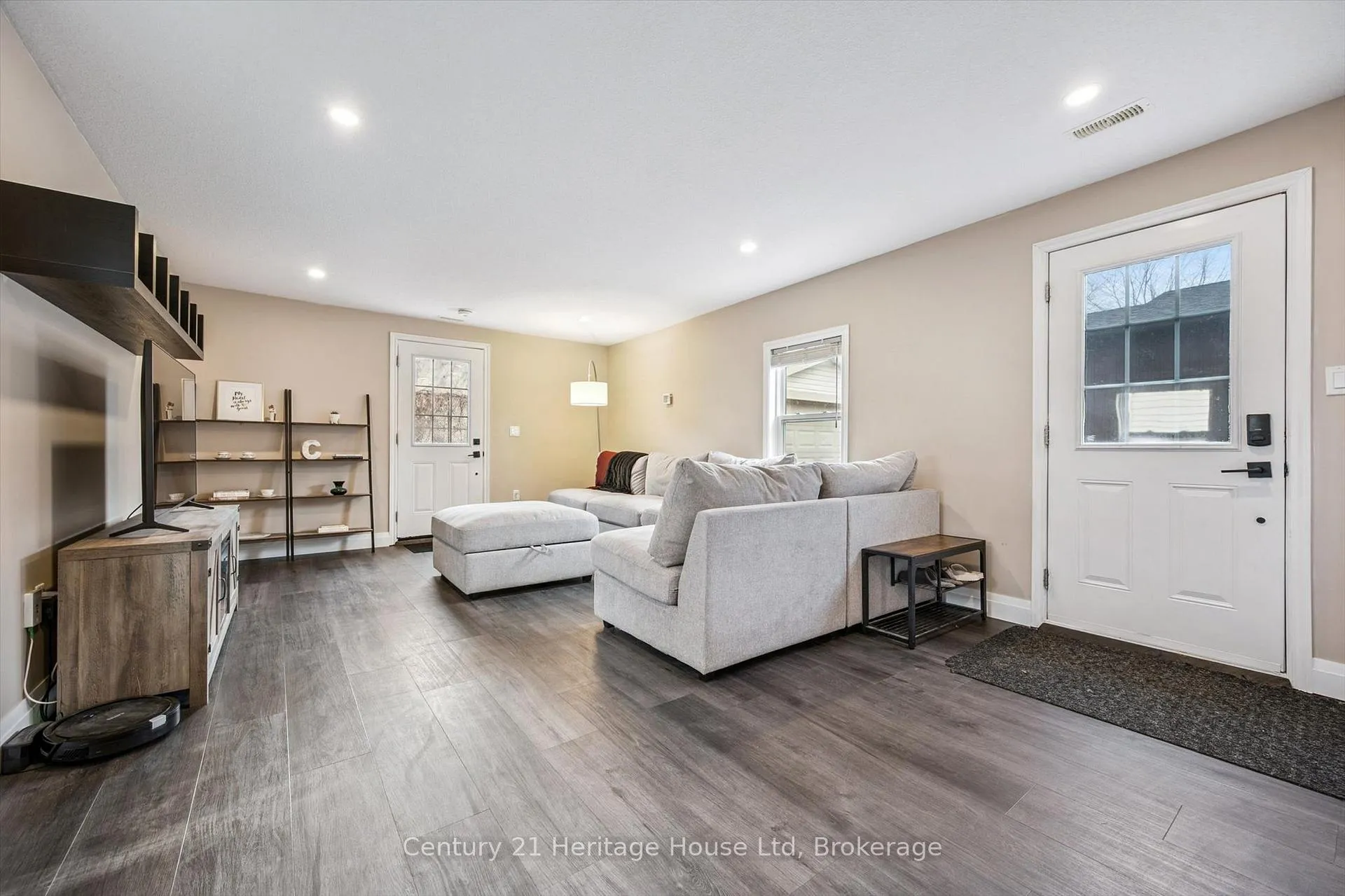 Photo 11 of 16 Hooper Street, Guelph, St. Patrick's Ward — HOMEH