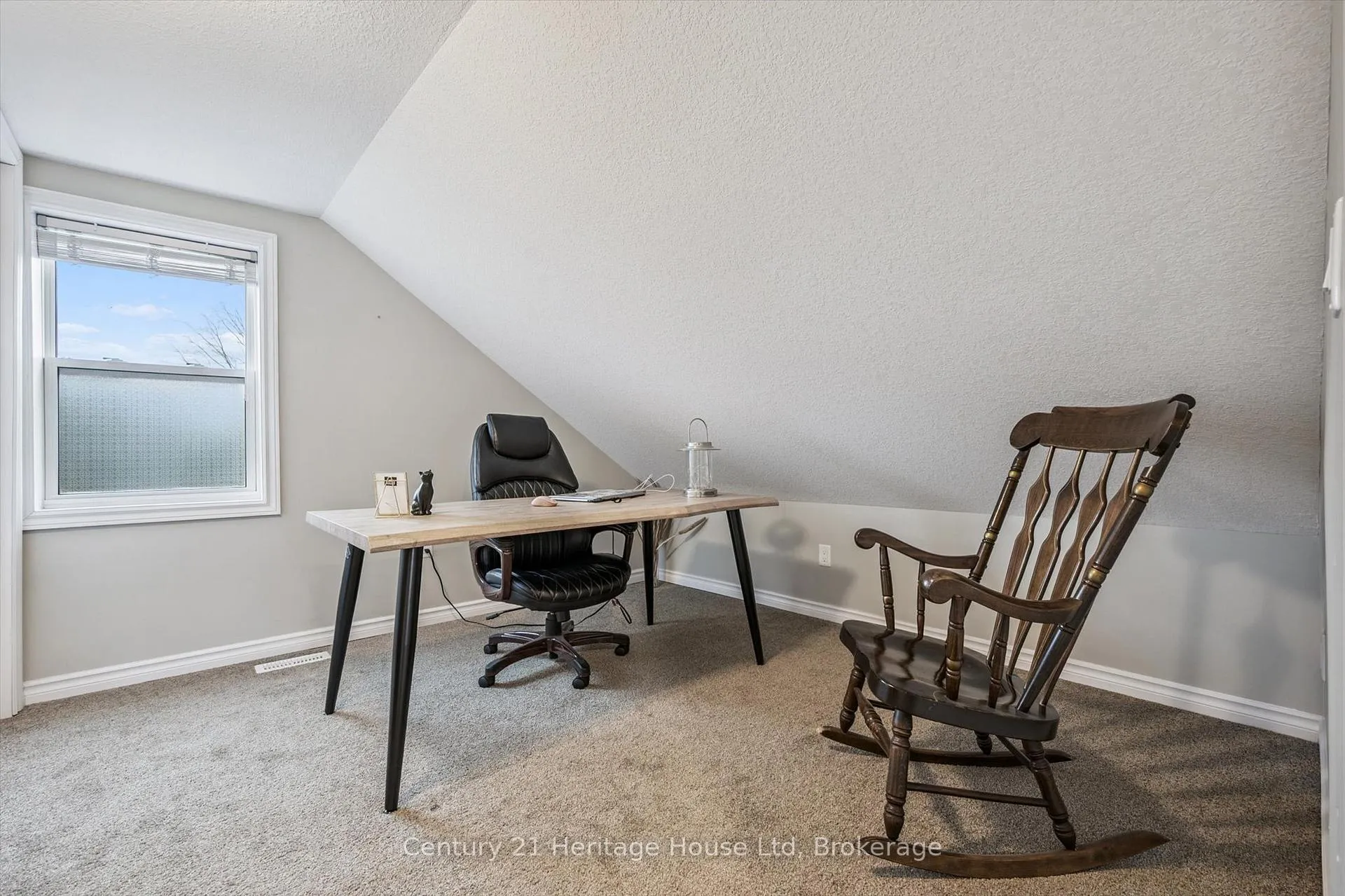 Photo 31 of 16 Hooper Street, Guelph, St. Patrick's Ward — HOMEH