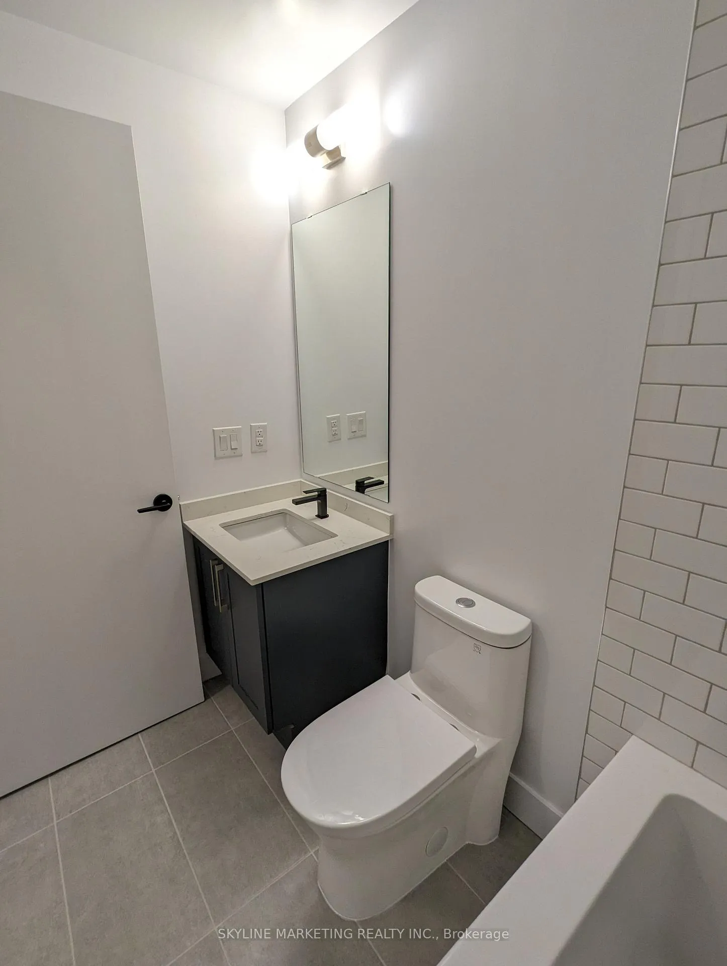Photo 7 of Unit 326, 2450 Old Bronte Road, Oakville, Westmount — HOMEH