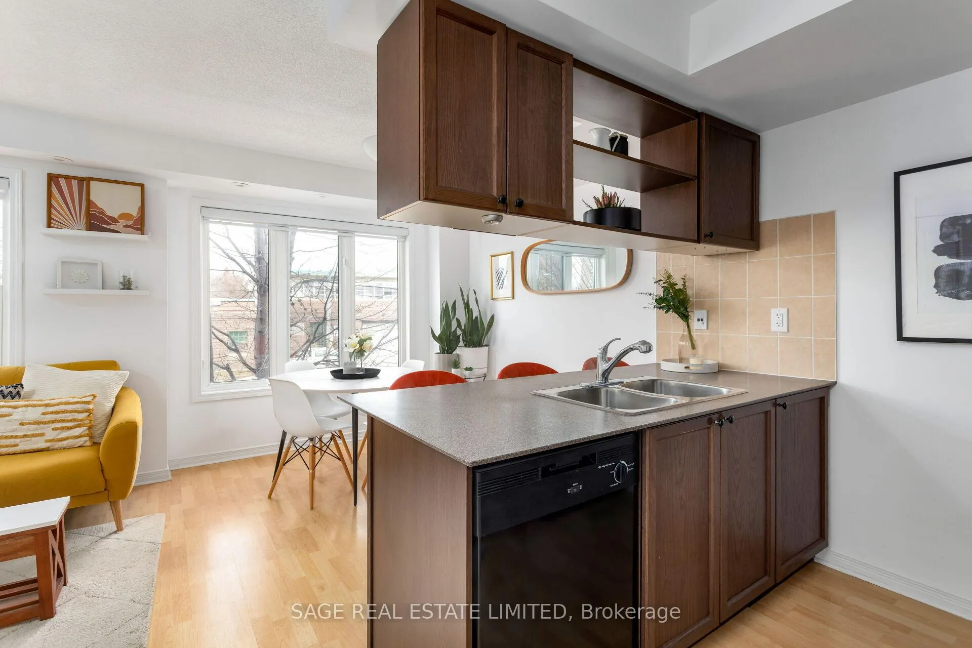 Photo 5 of Unit 4, 817 Dundas Street E, Toronto, South Riverdale — HOMEH