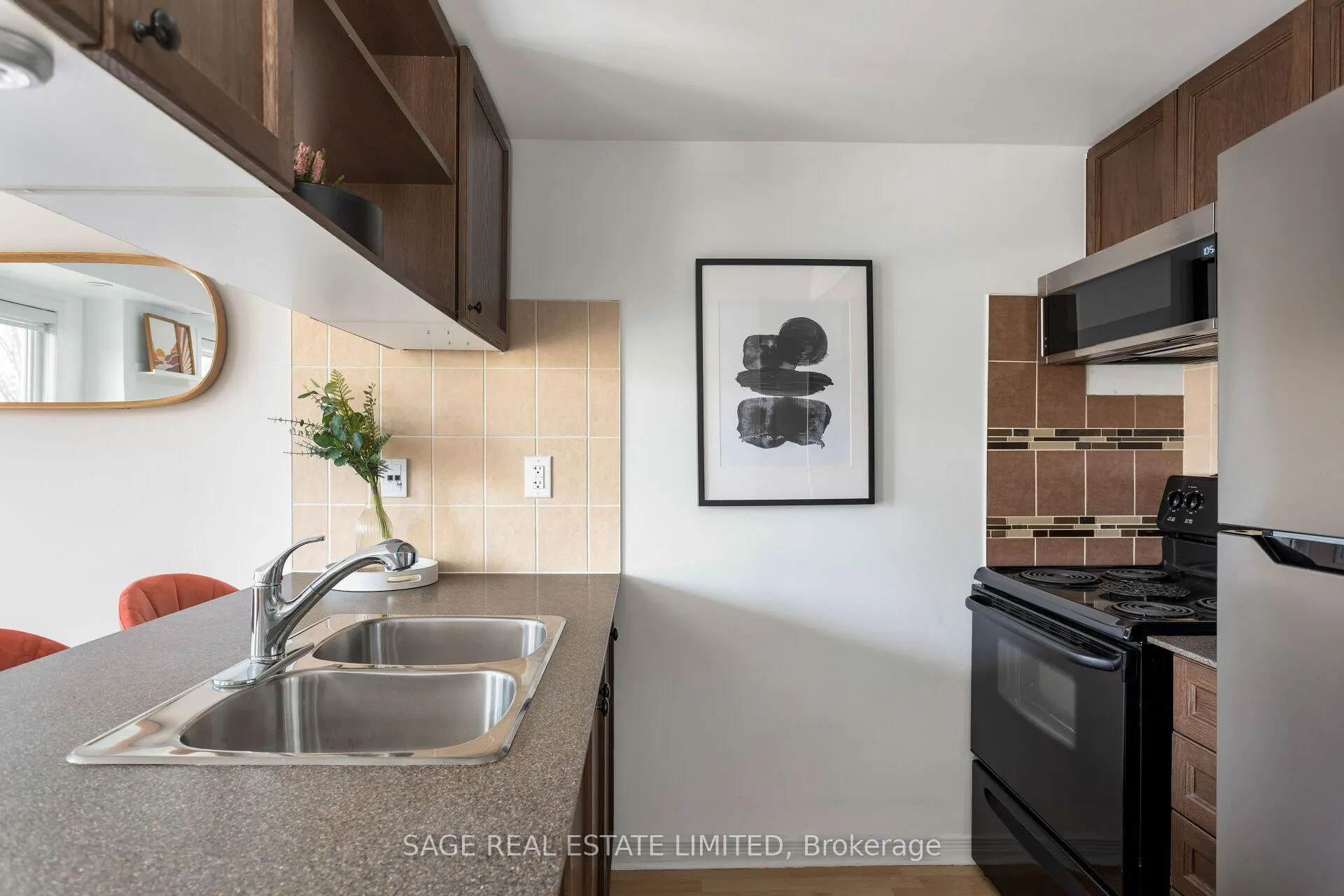 Photo 7 of Unit 4, 817 Dundas Street E, Toronto, South Riverdale — HOMEH
