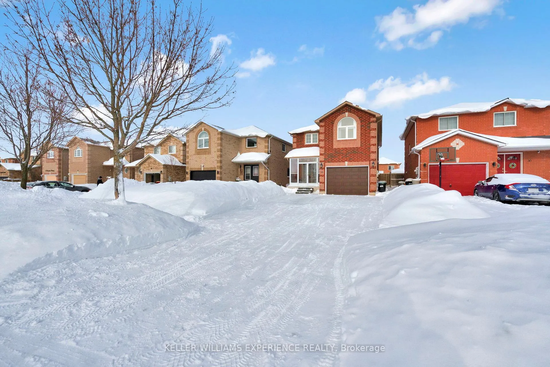 Photo 1 of 28 Coronation Parkway, Barrie, Innis-Shore — HOMEH