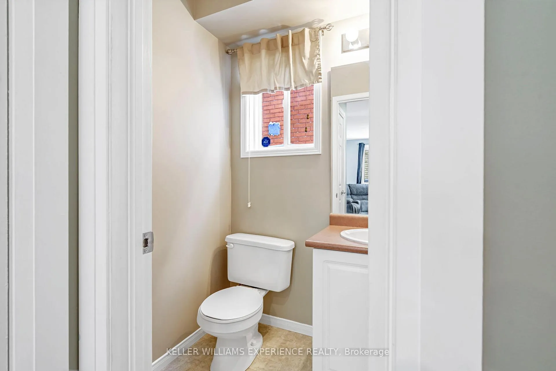 Photo 20 of 28 Coronation Parkway, Barrie, Innis-Shore — HOMEH