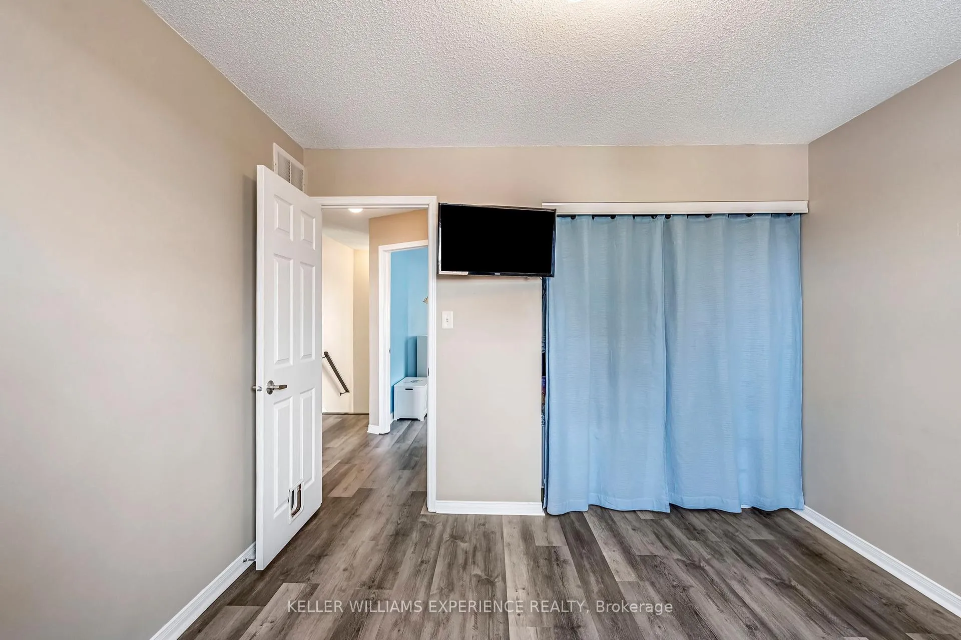 Photo 26 of 28 Coronation Parkway, Barrie, Innis-Shore — HOMEH