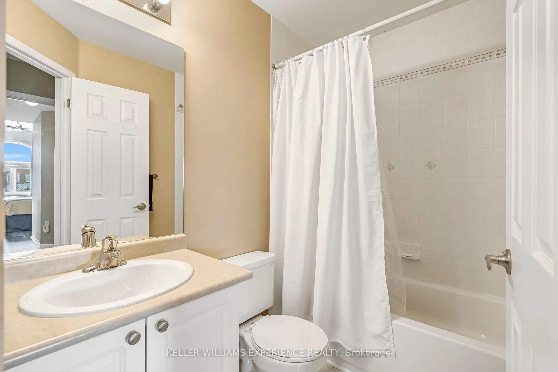 Photo 29 of 28 Coronation Parkway, Barrie, Innis-Shore — HOMEH