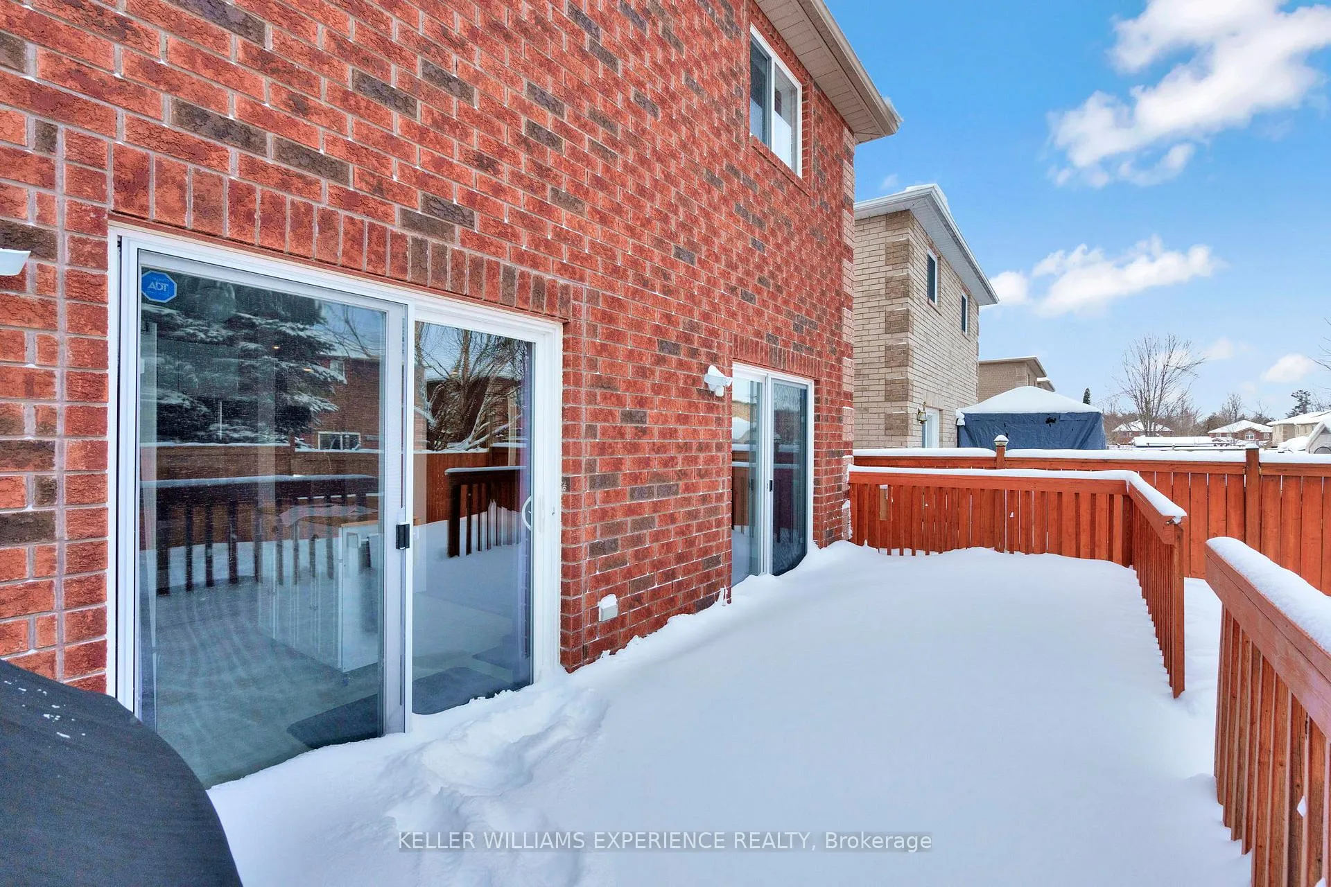 Photo 36 of 28 Coronation Parkway, Barrie, Innis-Shore — HOMEH