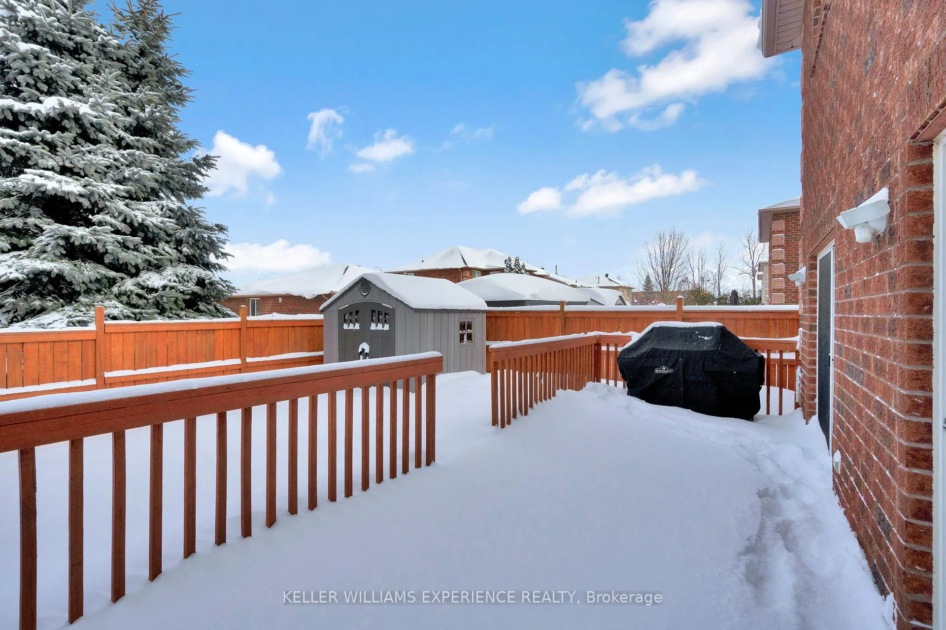 Photo 37 of 28 Coronation Parkway, Barrie, Innis-Shore — HOMEH