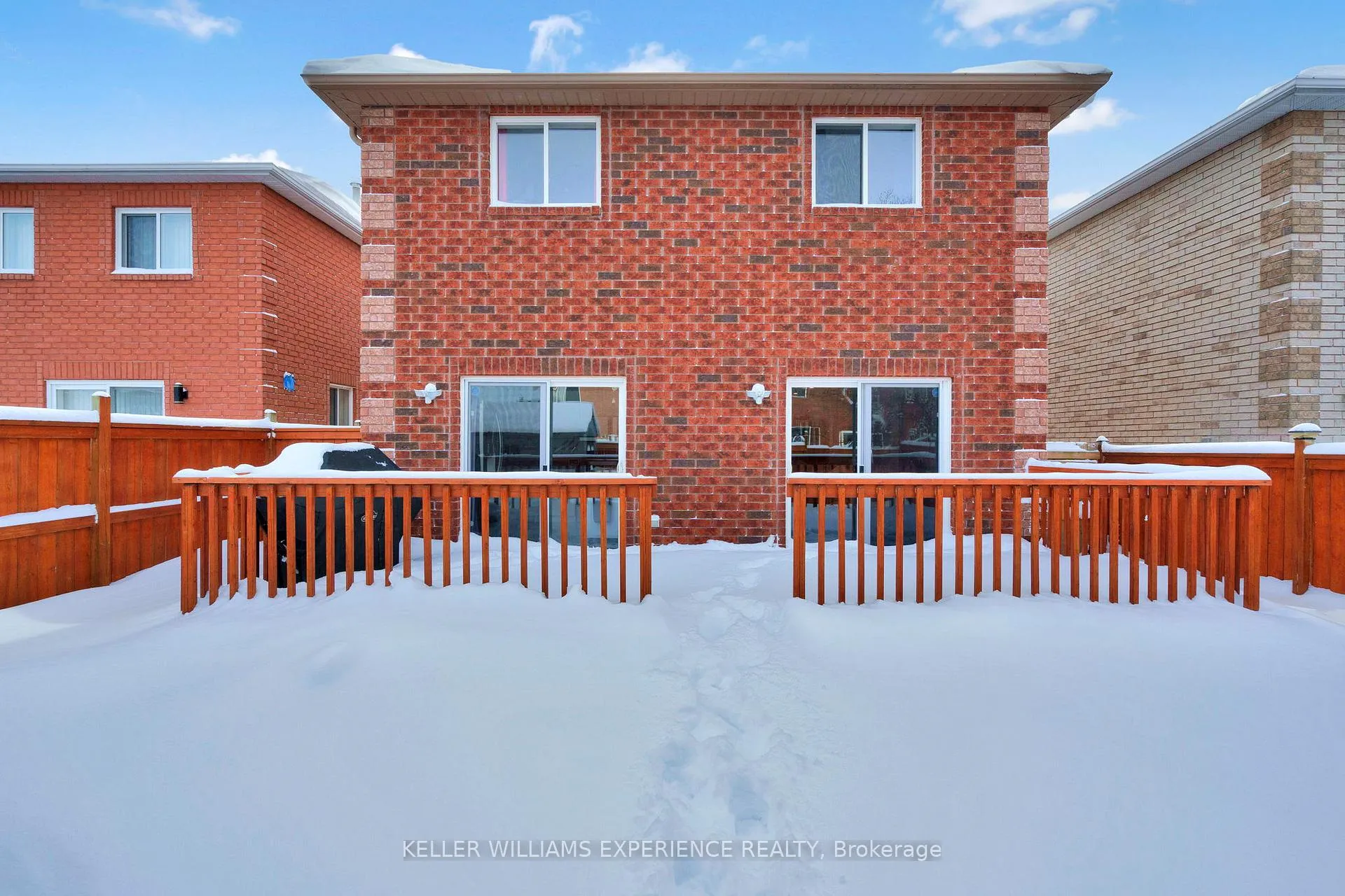 Photo 38 of 28 Coronation Parkway, Barrie, Innis-Shore — HOMEH