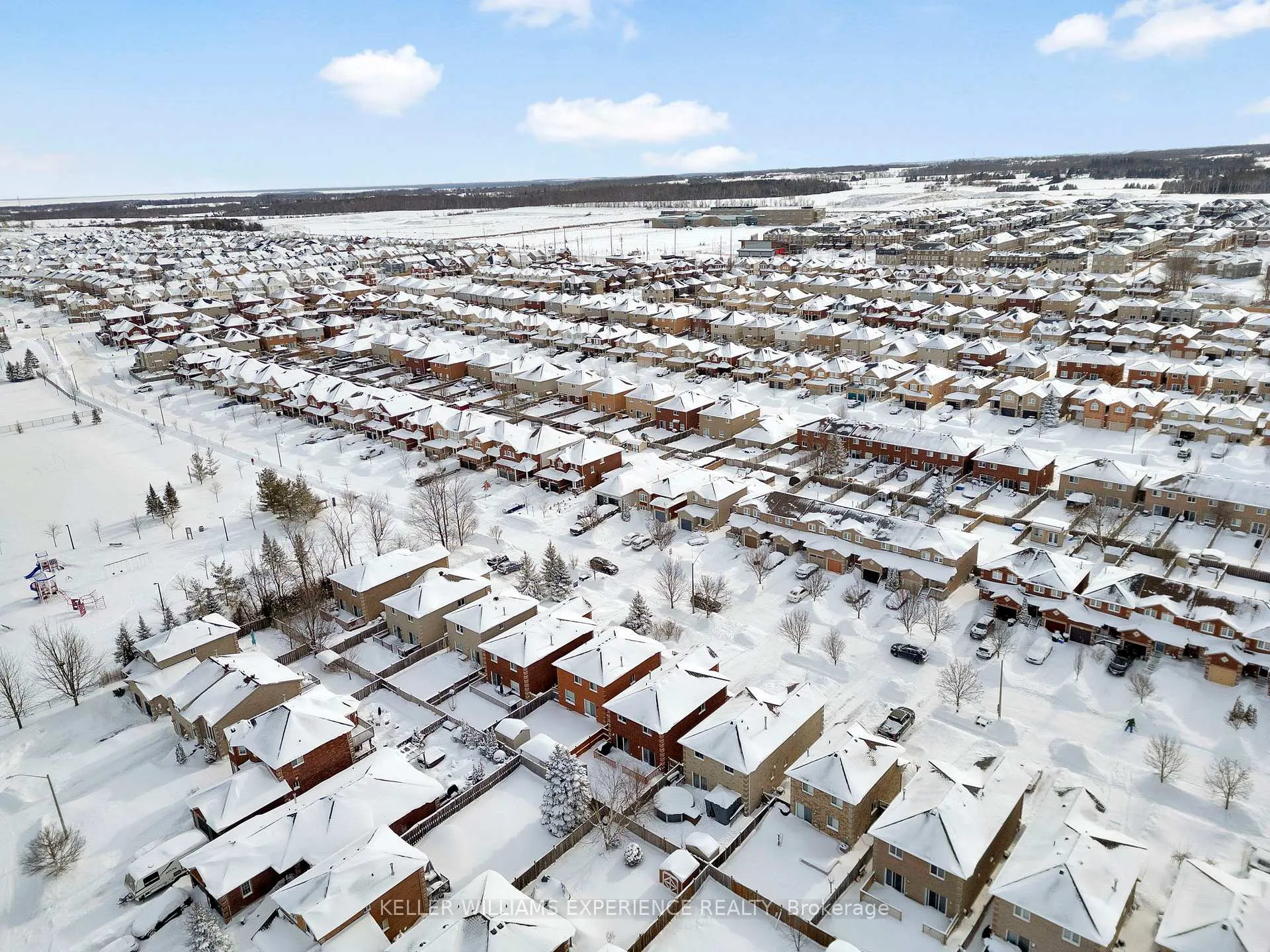 Photo 43 of 28 Coronation Parkway, Barrie, Innis-Shore — HOMEH
