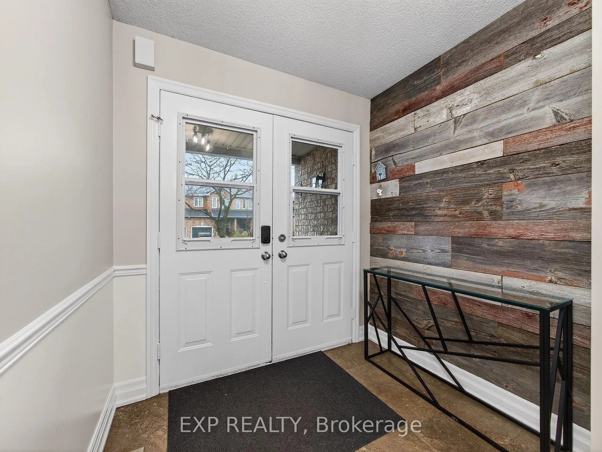 Photo 3 of 5161 Falconcrest Drive, Burlington, Uptown — HOMEH