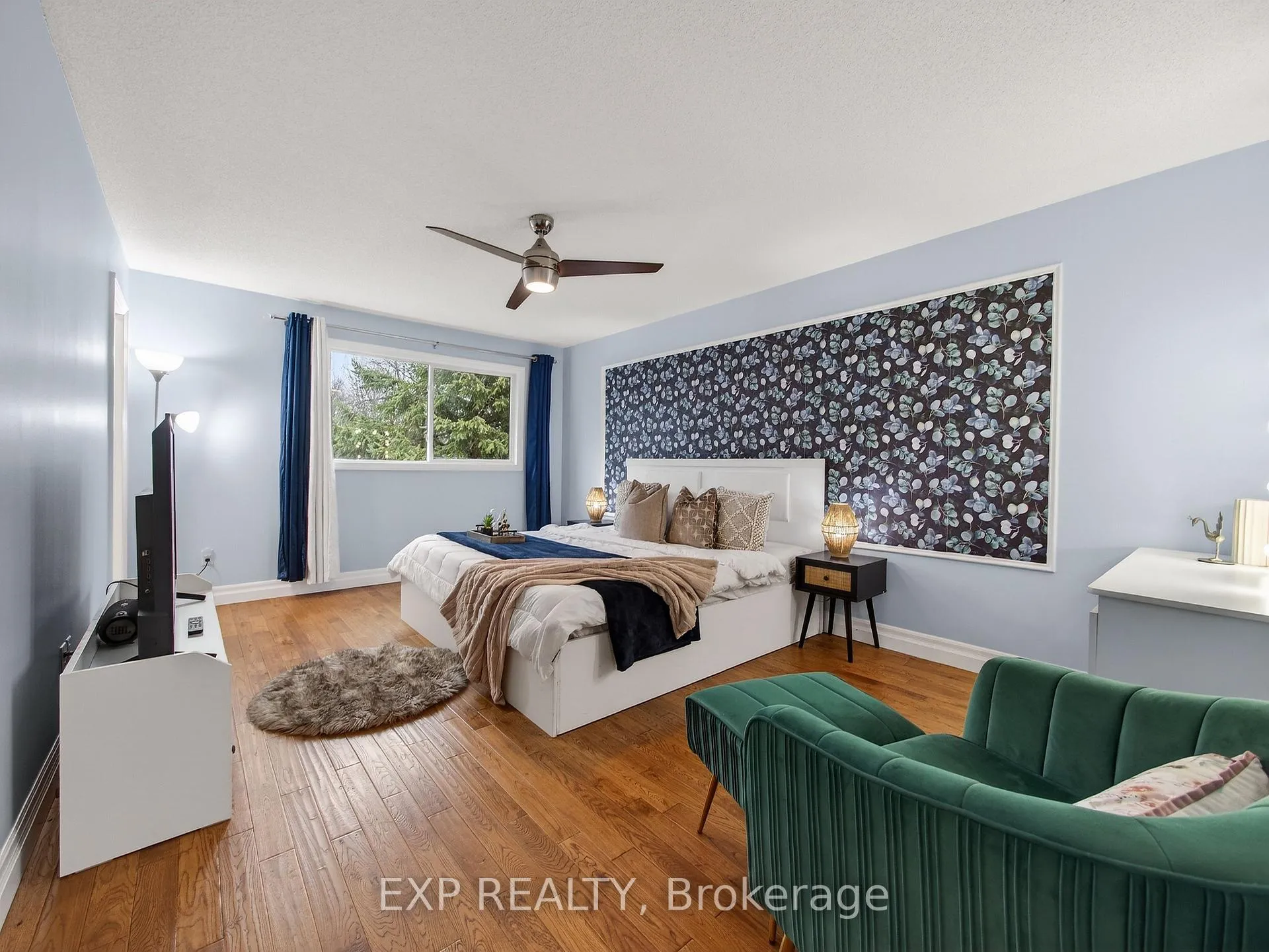 Photo 12 of 5161 Falconcrest Drive, Burlington, Uptown — HOMEH
