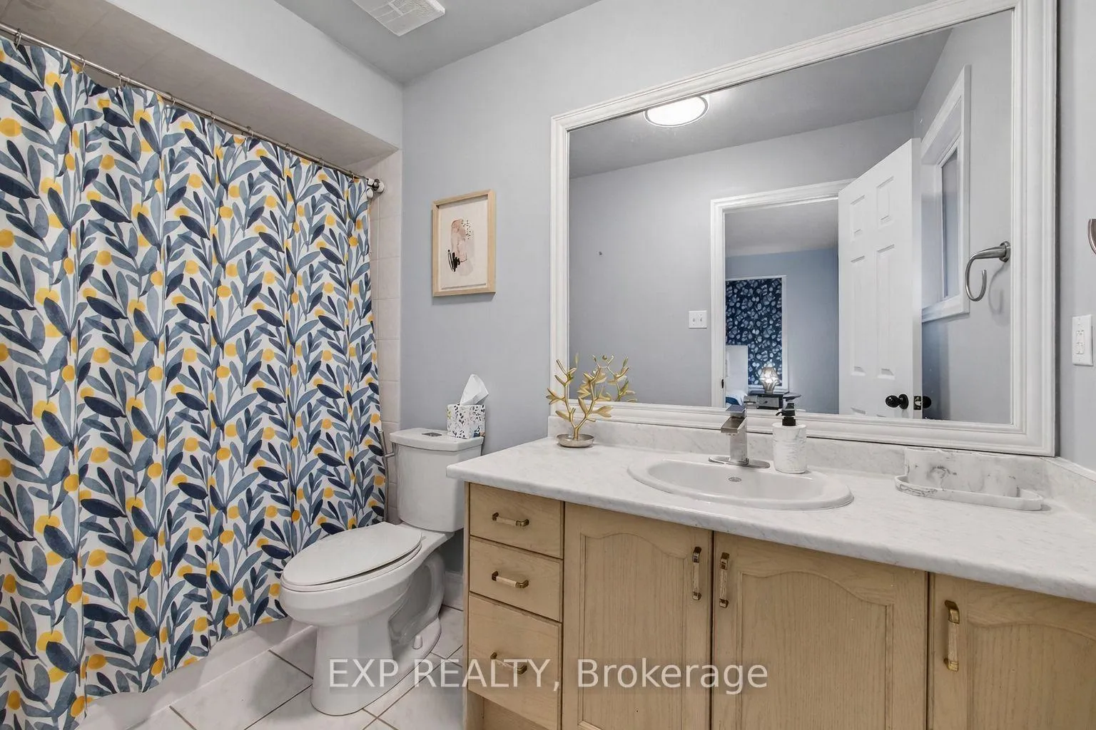 Photo 13 of 5161 Falconcrest Drive, Burlington, Uptown — HOMEH