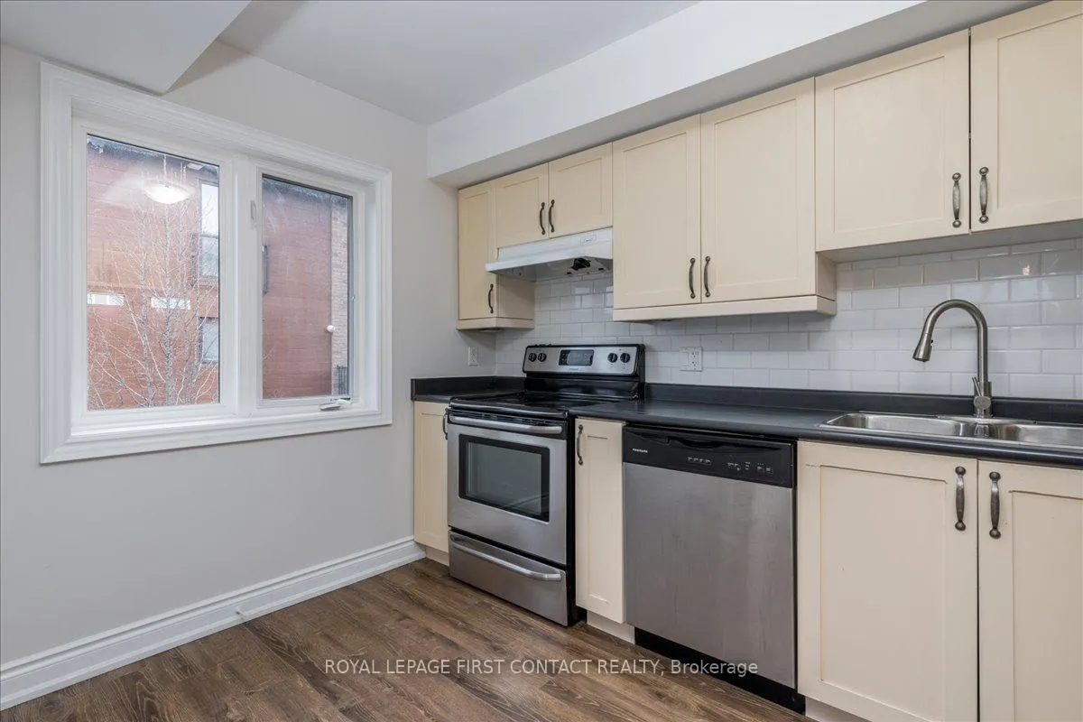 Photo 8 of Unit 4, 35 Madelaine Drive, Barrie, Painswick South — HOMEH