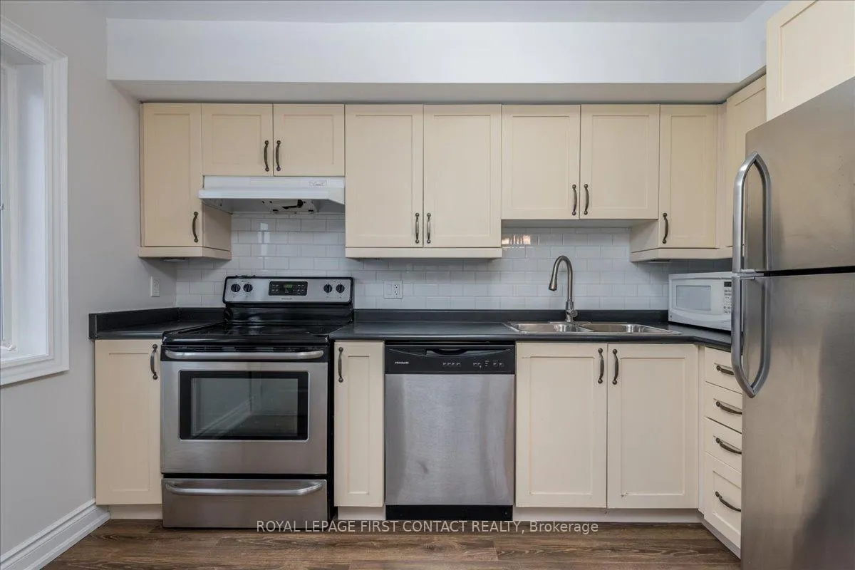 Photo 9 of Unit 4, 35 Madelaine Drive, Barrie, Painswick South — HOMEH