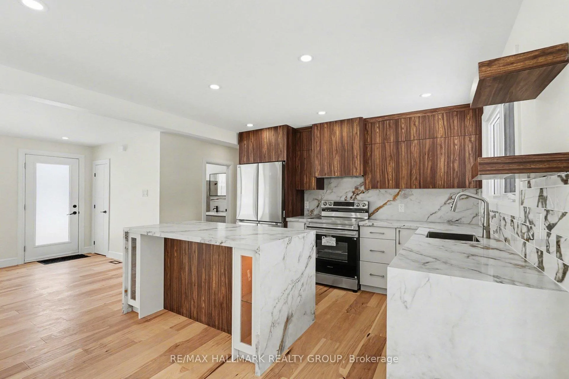 Photo 6 of Unit 1, 52 Glenridge Road, Ottawa, Meadowlands/Crestview — HOMEH