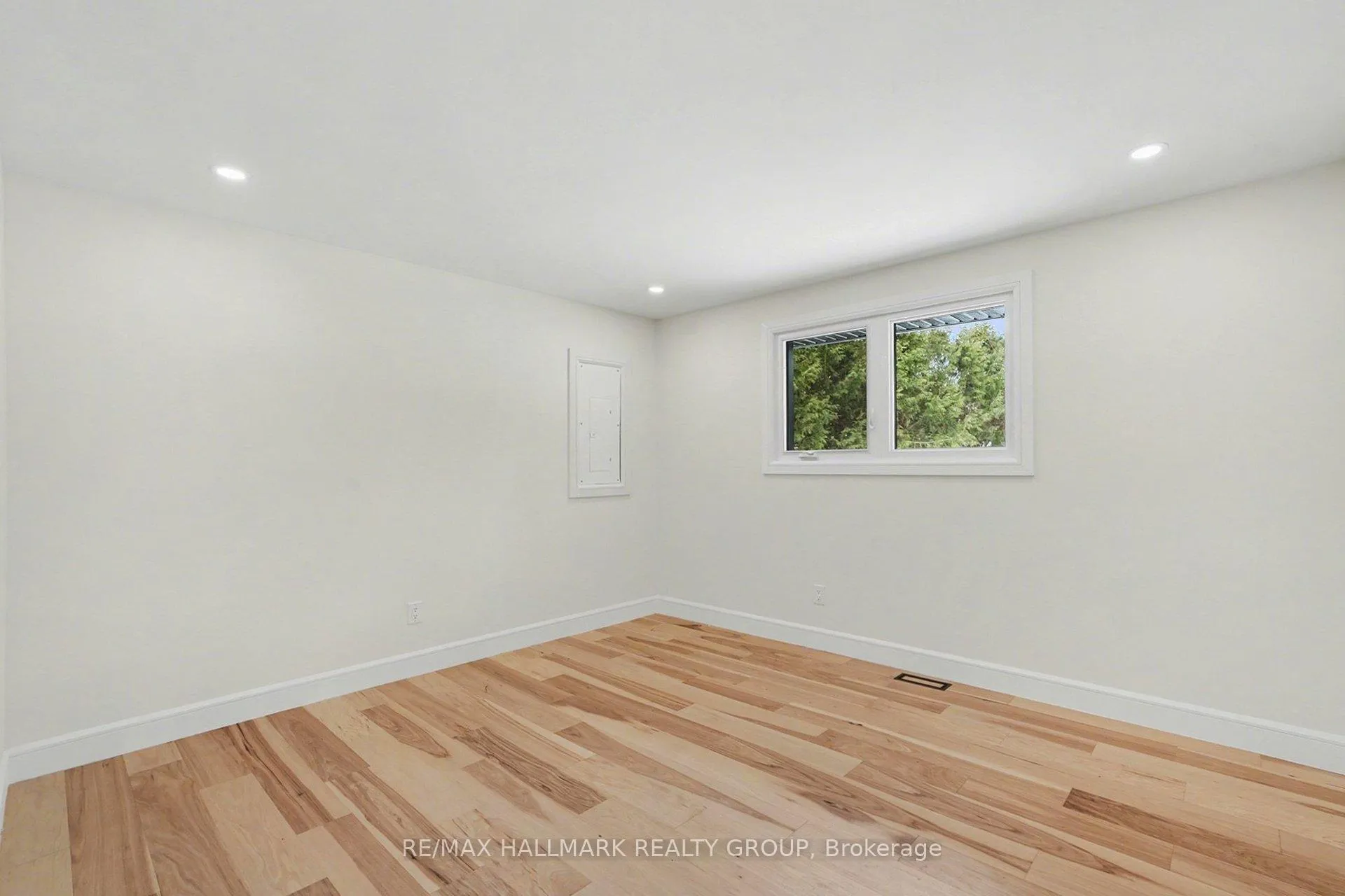 Photo 8 of Unit 1, 52 Glenridge Road, Ottawa, Meadowlands/Crestview — HOMEH