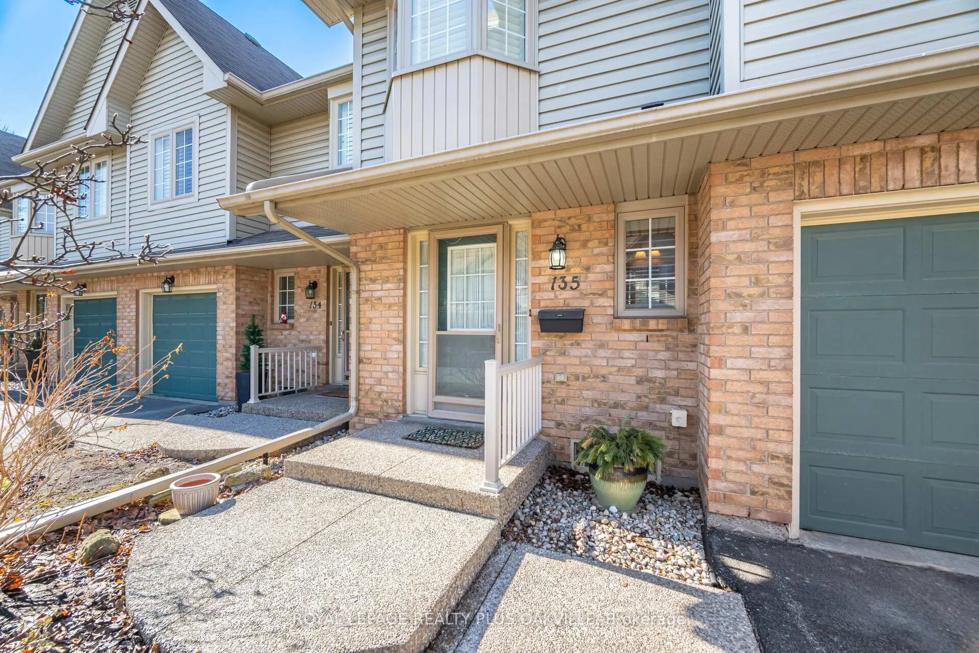 Photo 5 of Unit 135, 3333 New Street, Burlington, Roseland — HOMEH