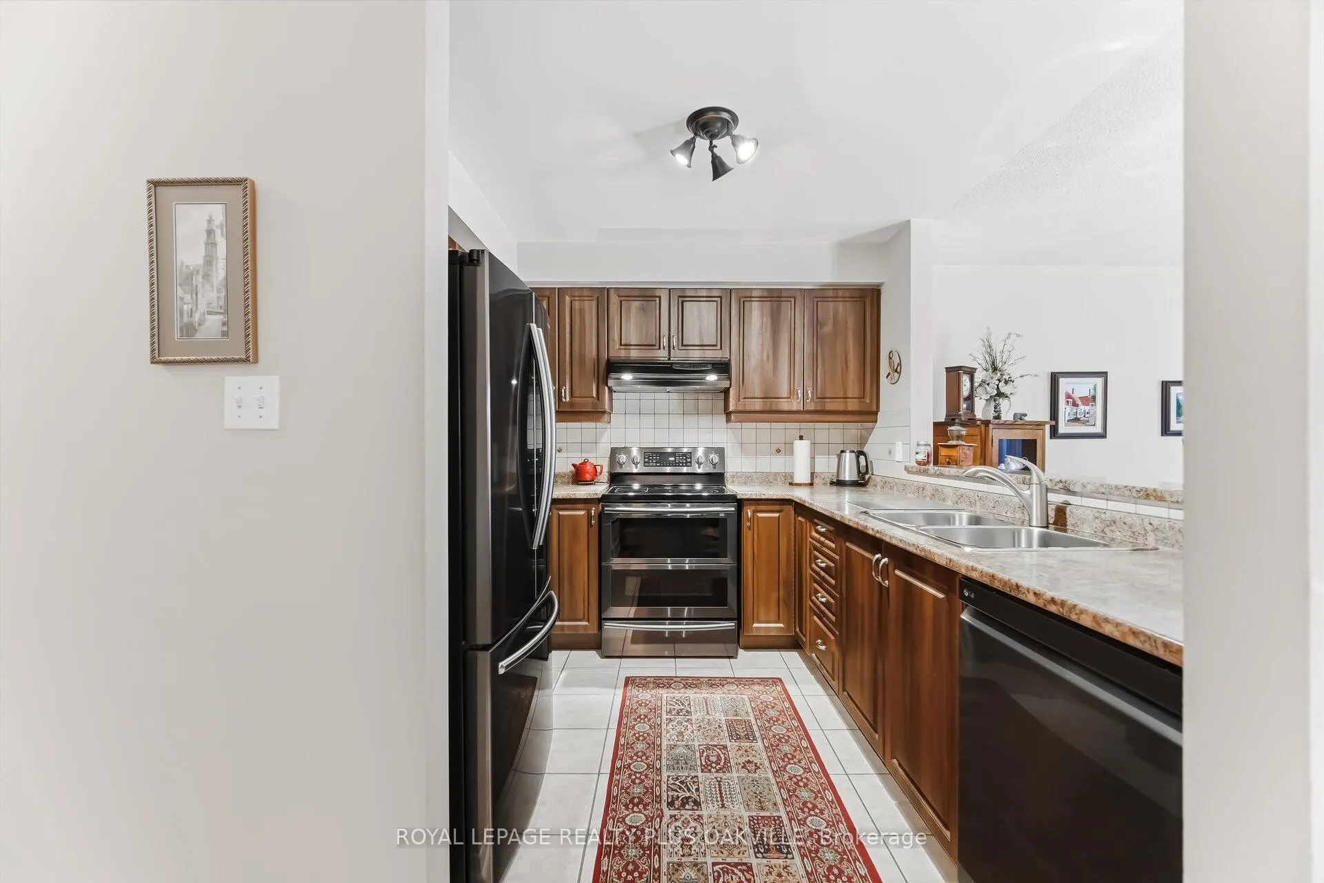 Photo 17 of Unit 135, 3333 New Street, Burlington, Roseland — HOMEH
