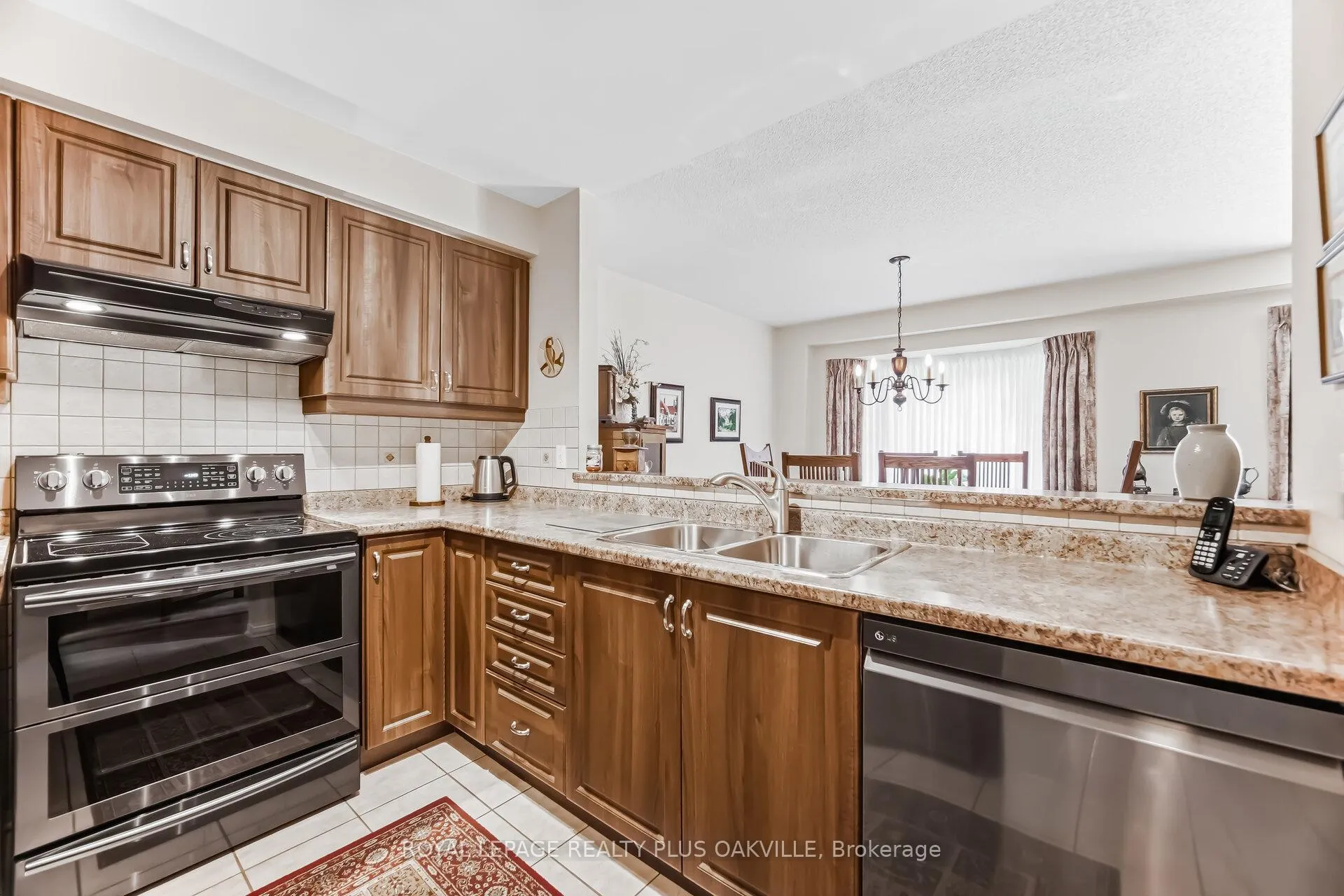 Photo 18 of Unit 135, 3333 New Street, Burlington, Roseland — HOMEH