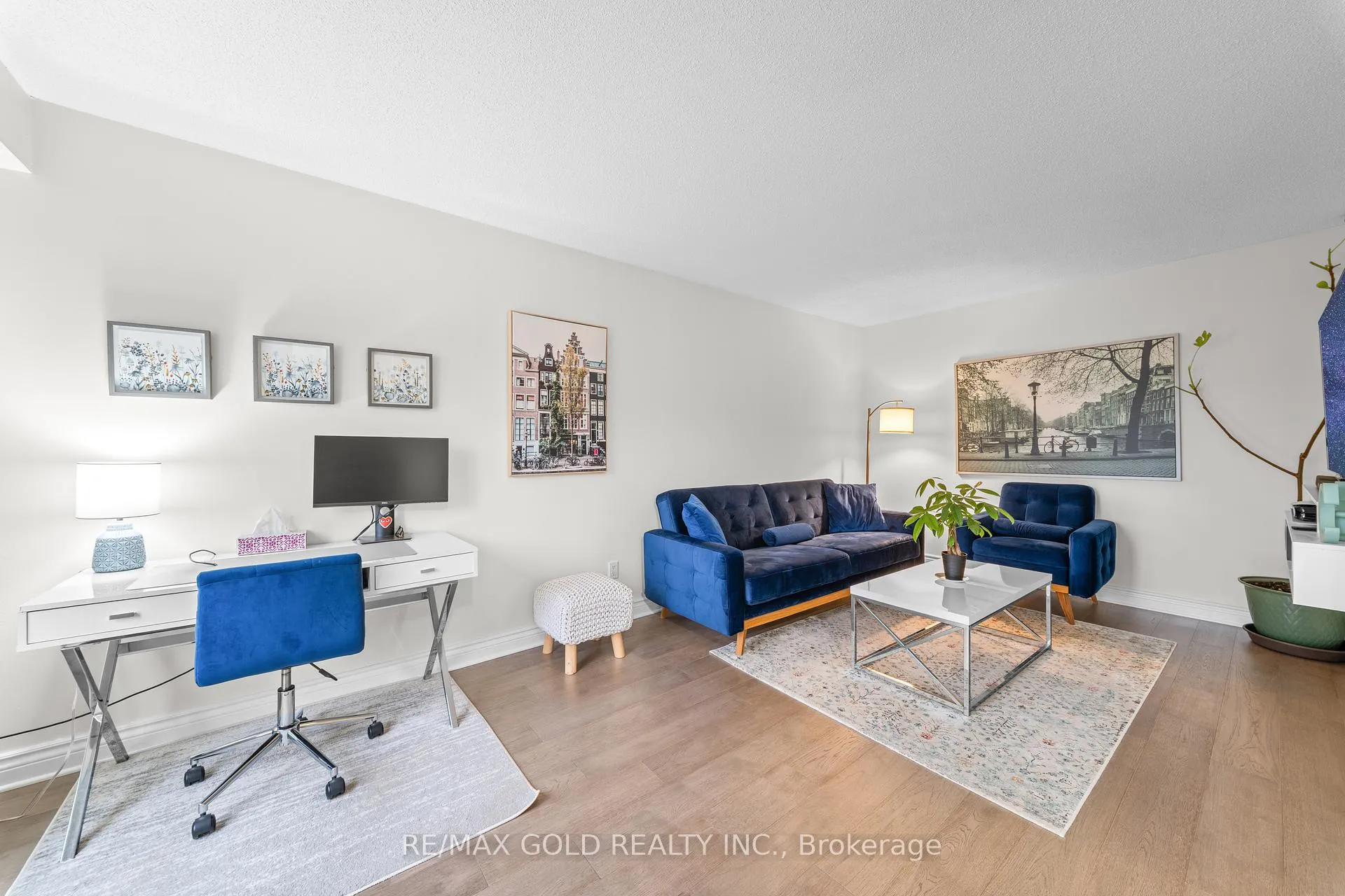 Photo 6 of 2 Barnstead Court, Brampton, Downtown Brampton — HOMEH
