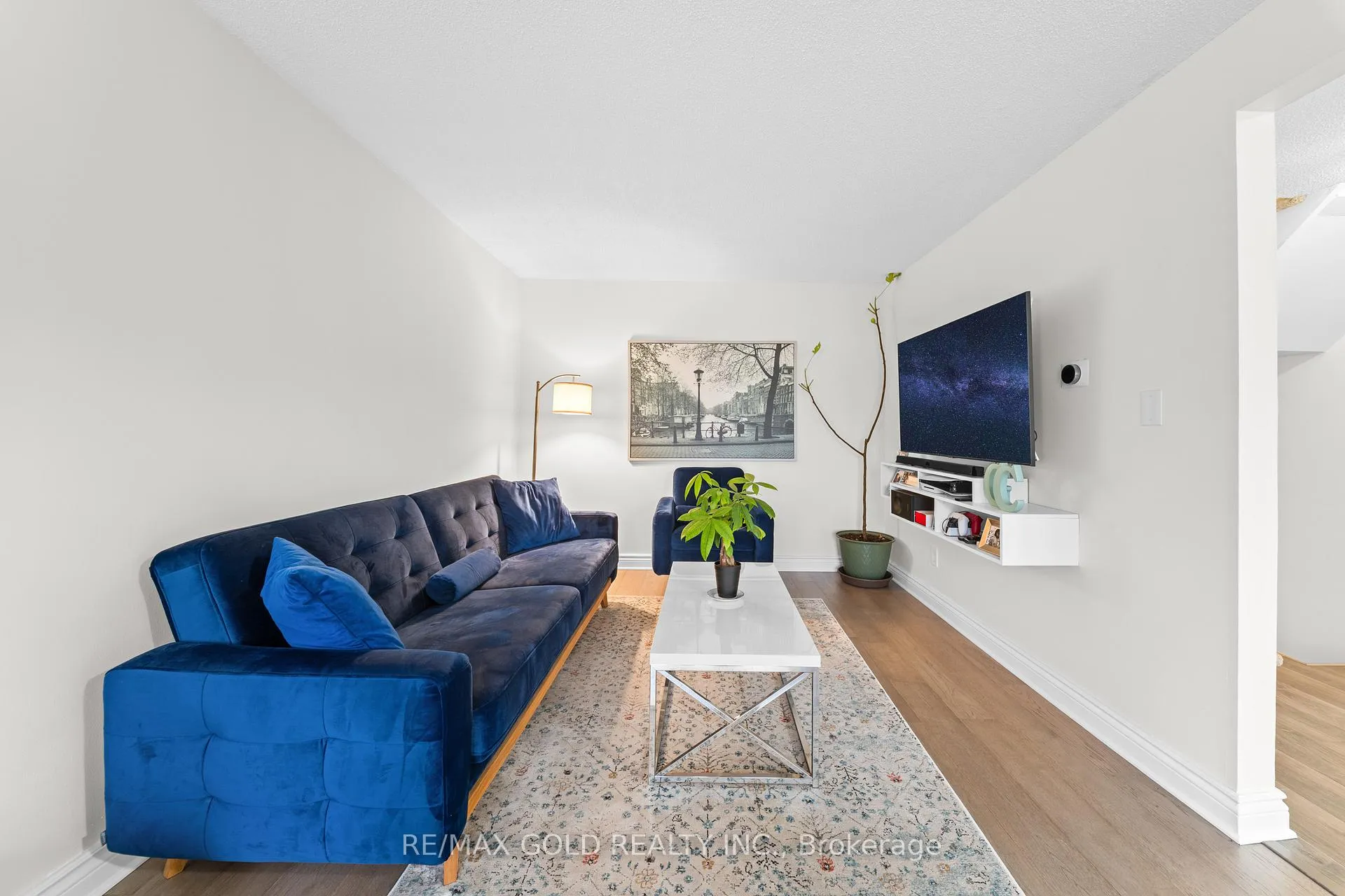 Photo 8 of 2 Barnstead Court, Brampton, Downtown Brampton — HOMEH