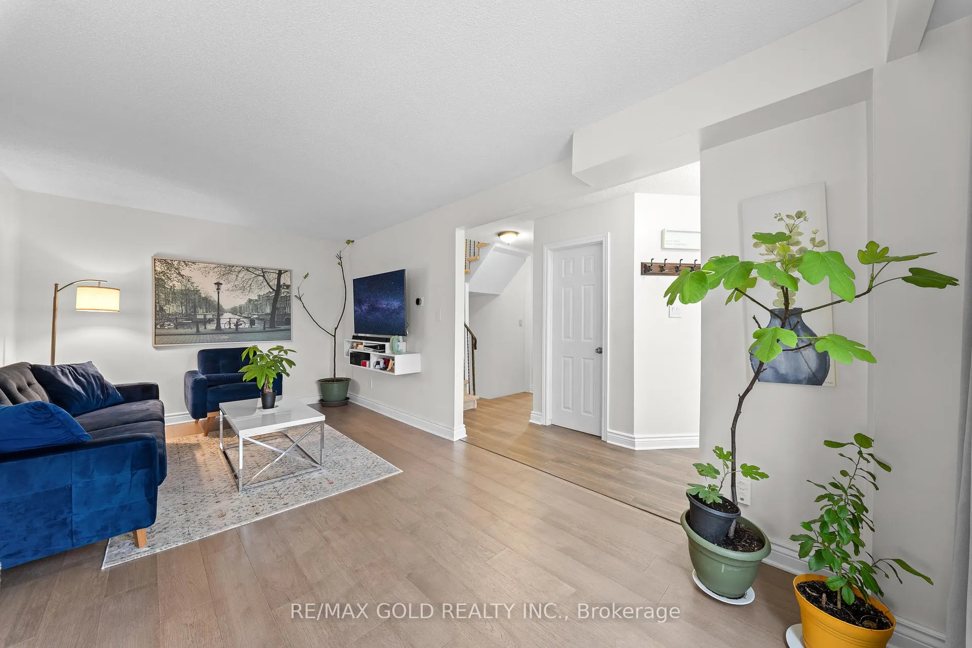 Photo 9 of 2 Barnstead Court, Brampton, Downtown Brampton — HOMEH
