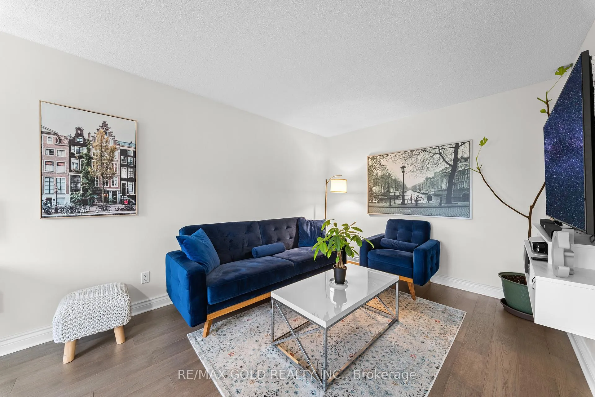 Photo 10 of 2 Barnstead Court, Brampton, Downtown Brampton — HOMEH