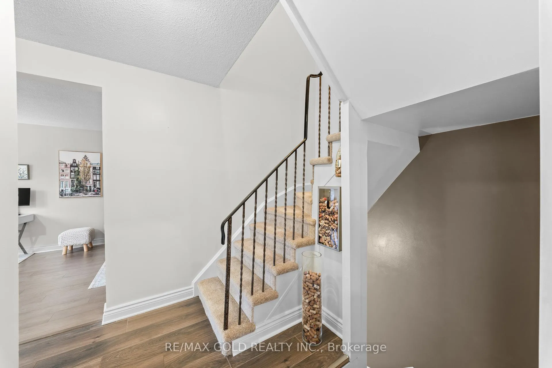 Photo 13 of 2 Barnstead Court, Brampton, Downtown Brampton — HOMEH