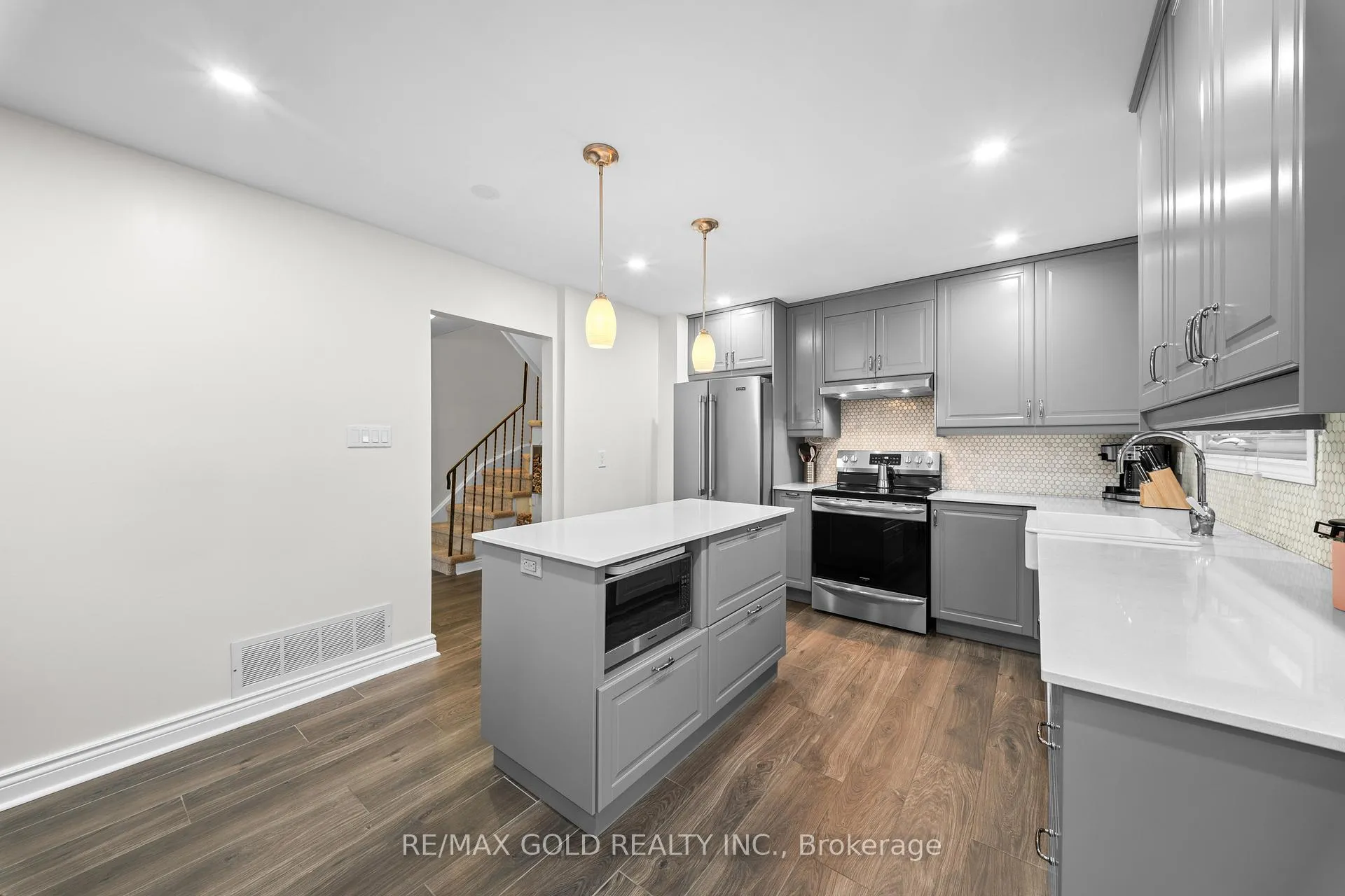 Photo 17 of 2 Barnstead Court, Brampton, Downtown Brampton — HOMEH