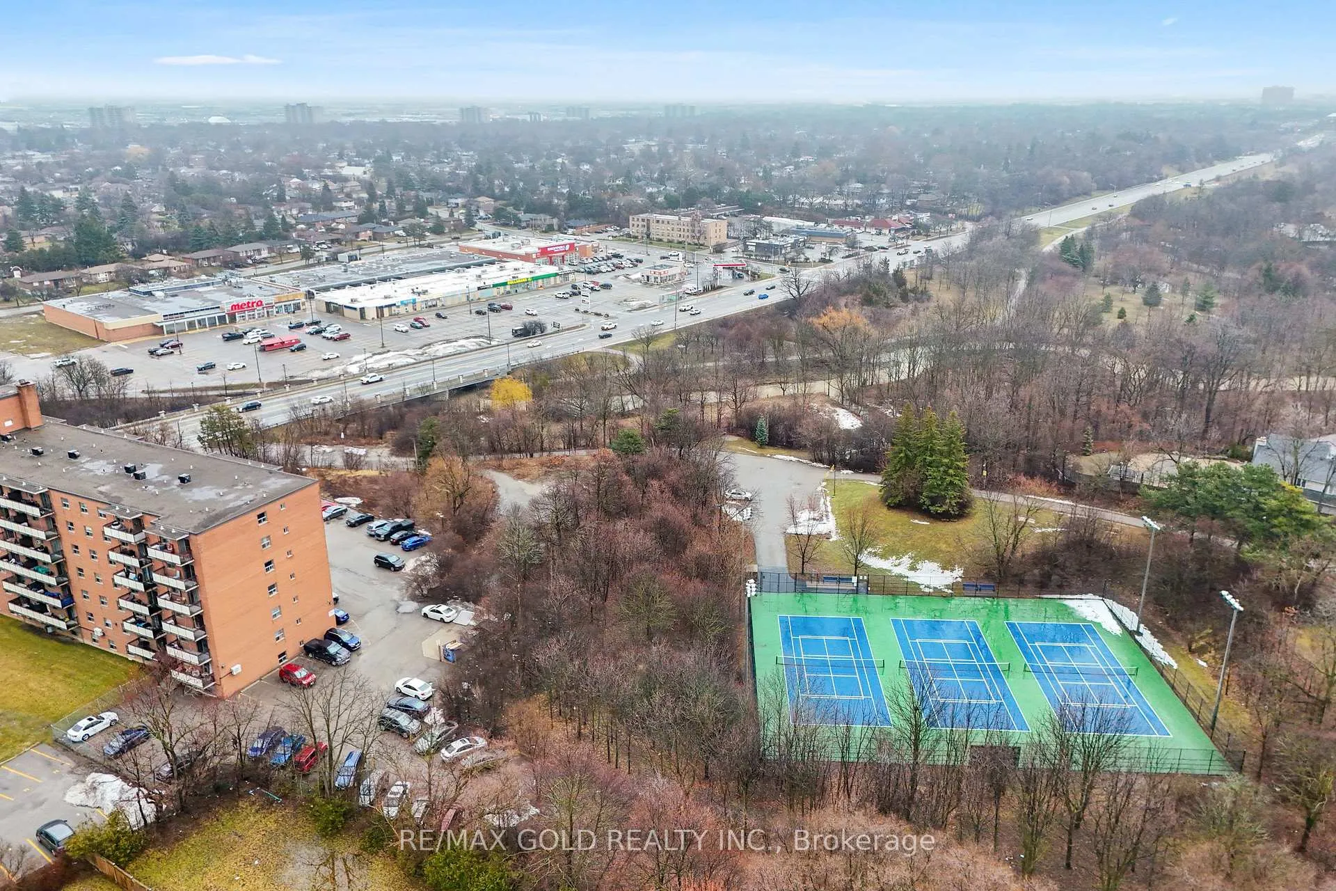 Photo 42 of 2 Barnstead Court, Brampton, Downtown Brampton — HOMEH