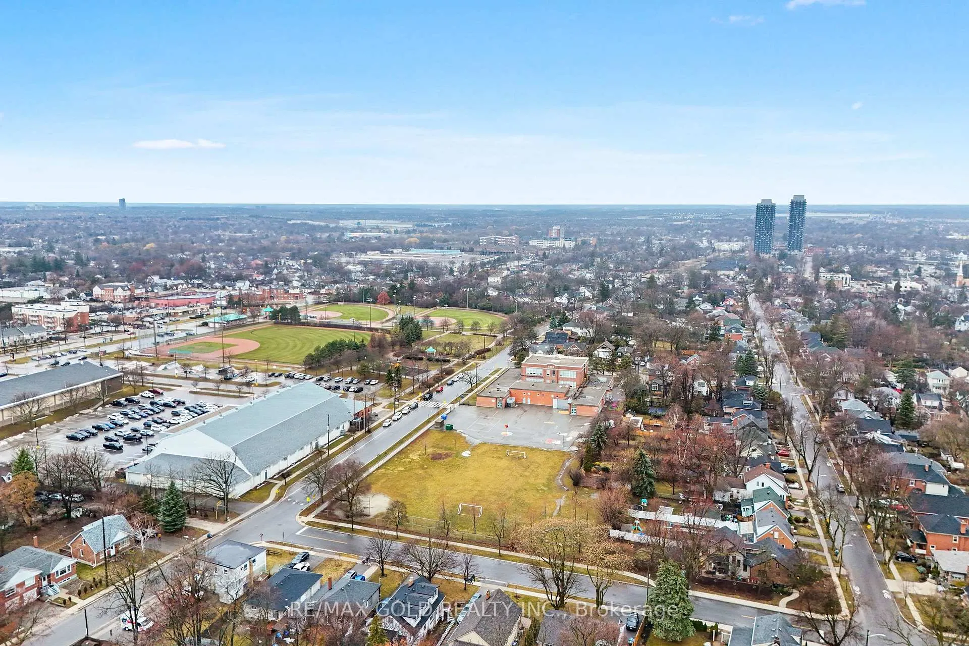 Photo 43 of 2 Barnstead Court, Brampton, Downtown Brampton — HOMEH