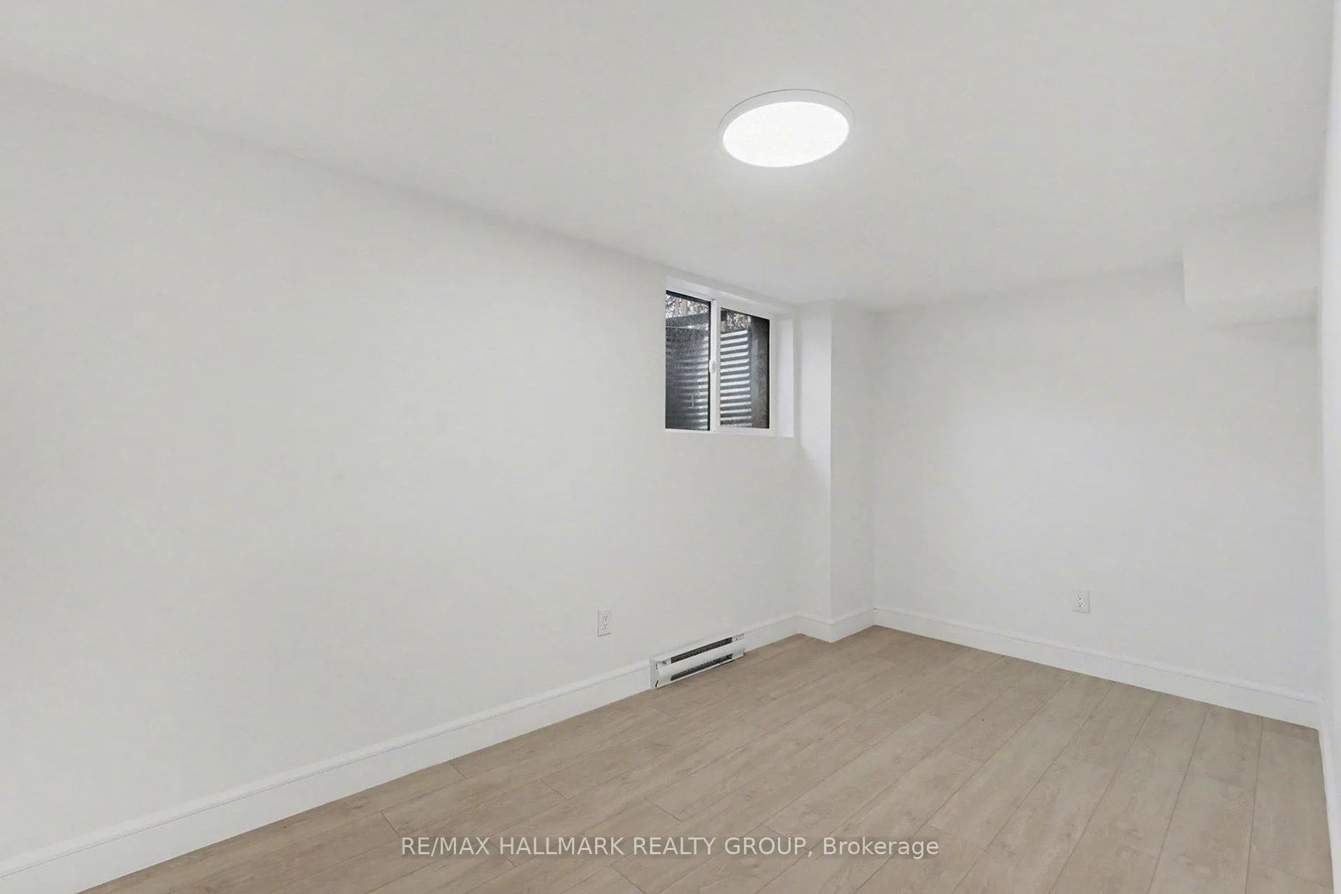 Photo 8 of Unit 2, 52 Glenridge Road, Ottawa, Meadowlands/Crestview — HOMEH